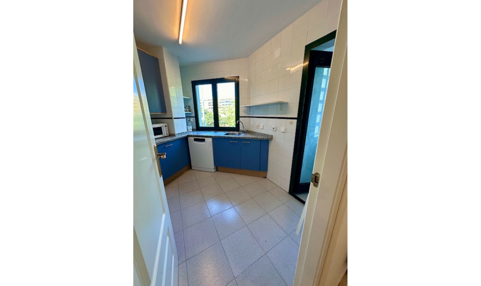 Resale - Apartment -
Marbella