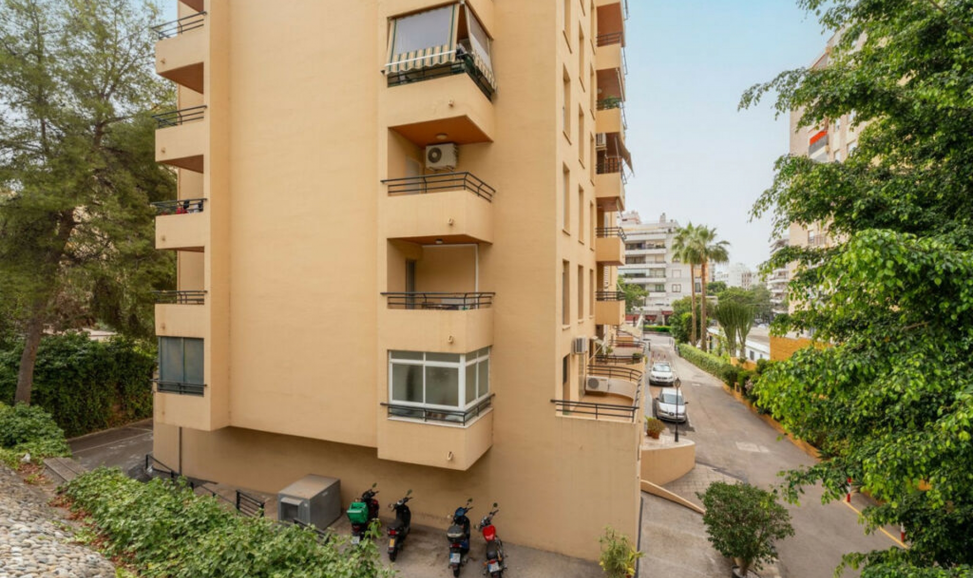 Resale - Apartment -
Marbella