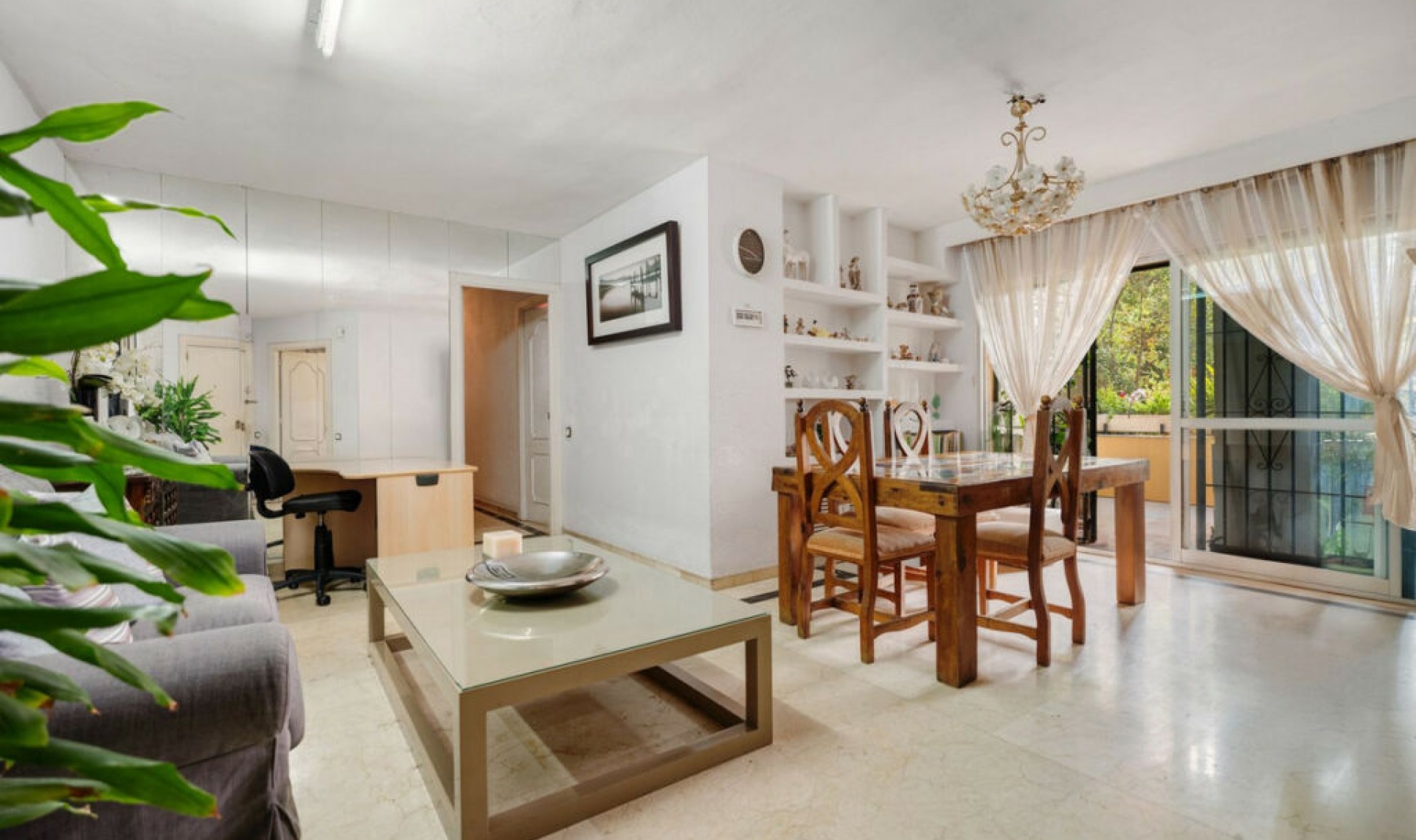 Resale - Apartment -
Marbella