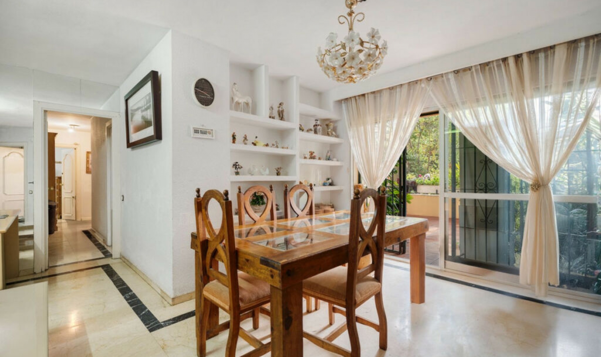 Resale - Apartment -
Marbella