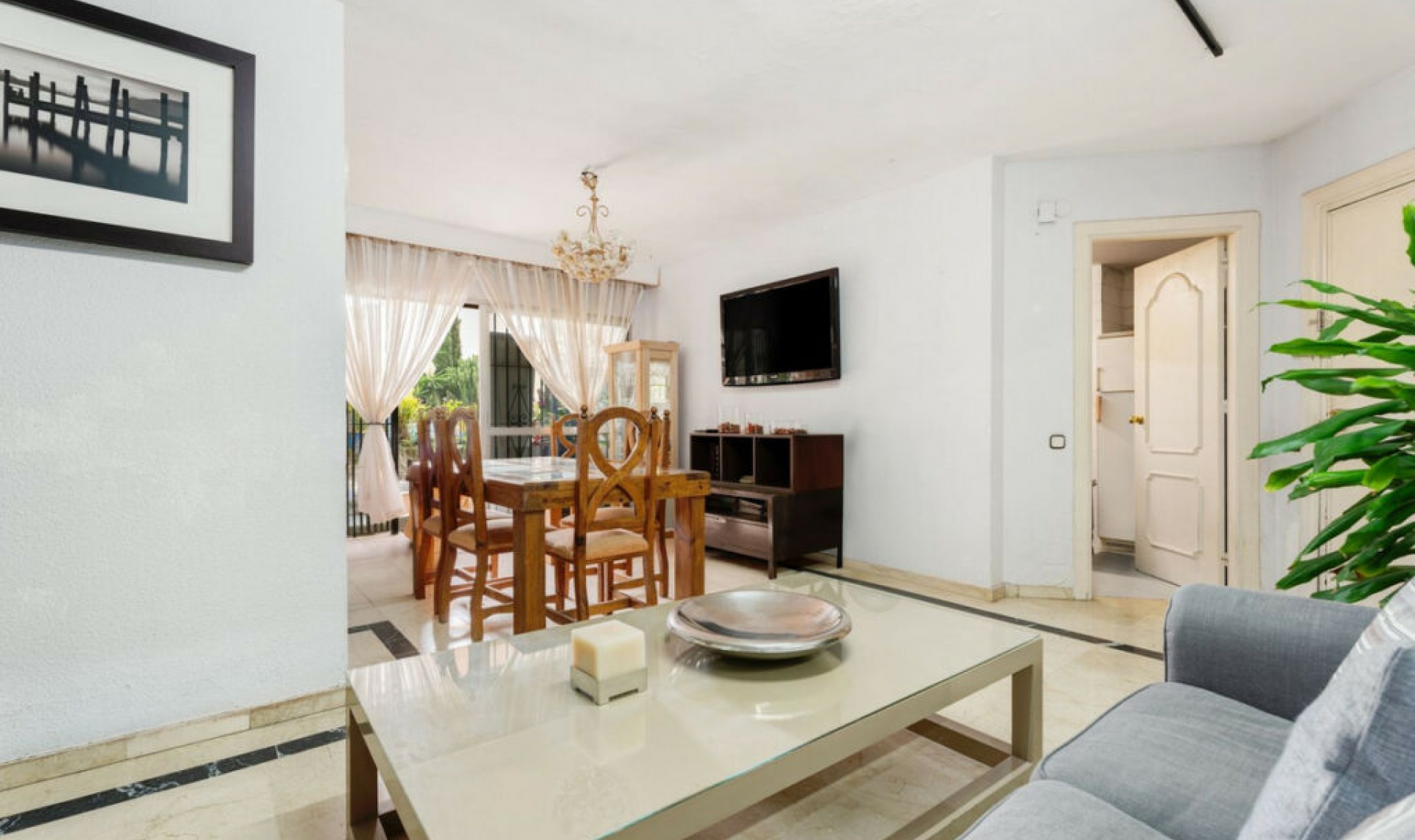 Resale - Apartment -
Marbella