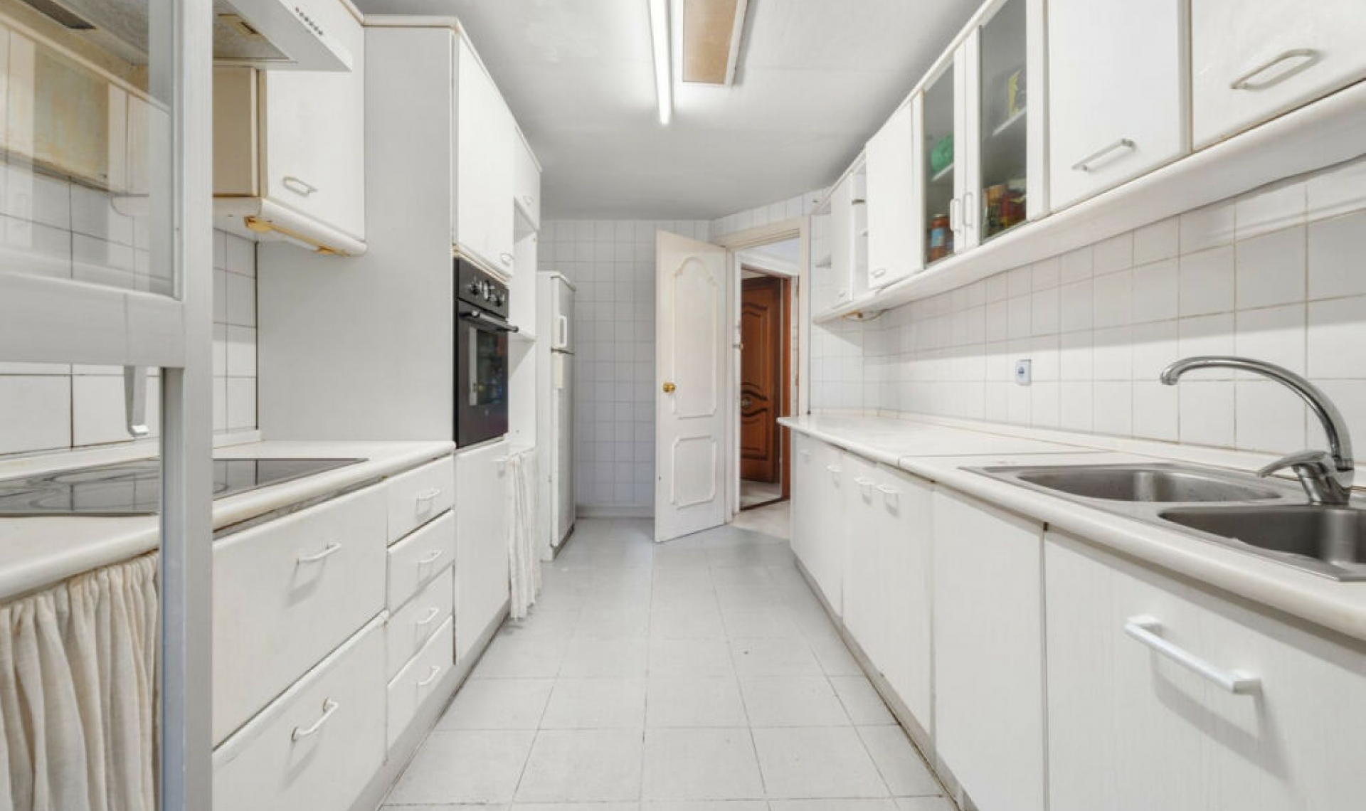 Resale - Apartment -
Marbella