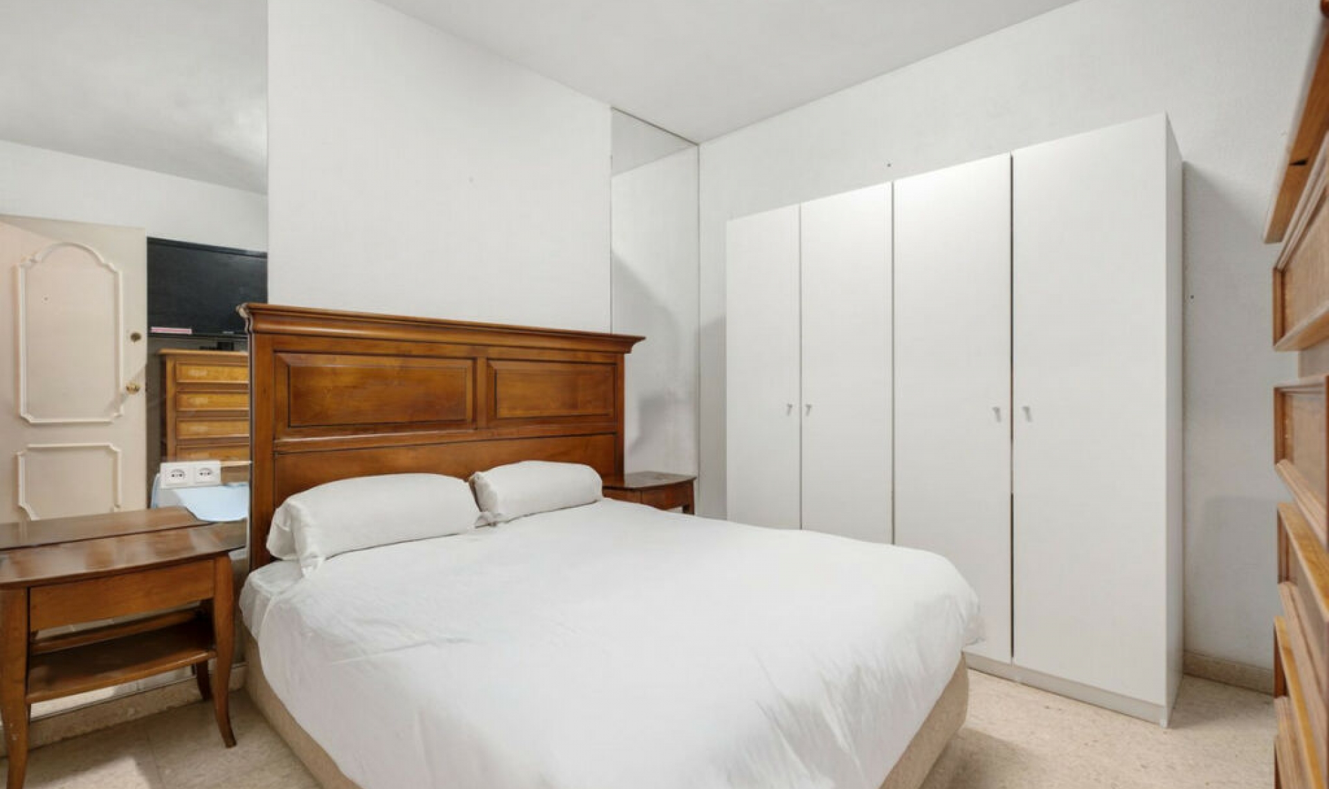 Resale - Apartment -
Marbella