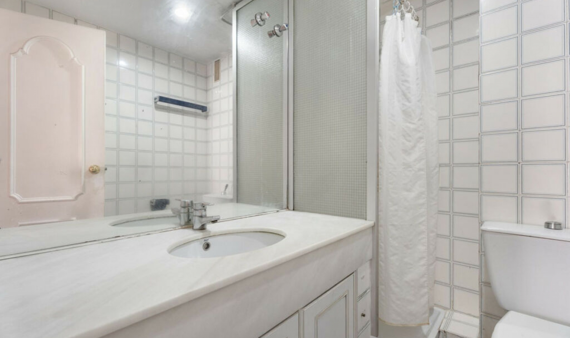 Resale - Apartment -
Marbella