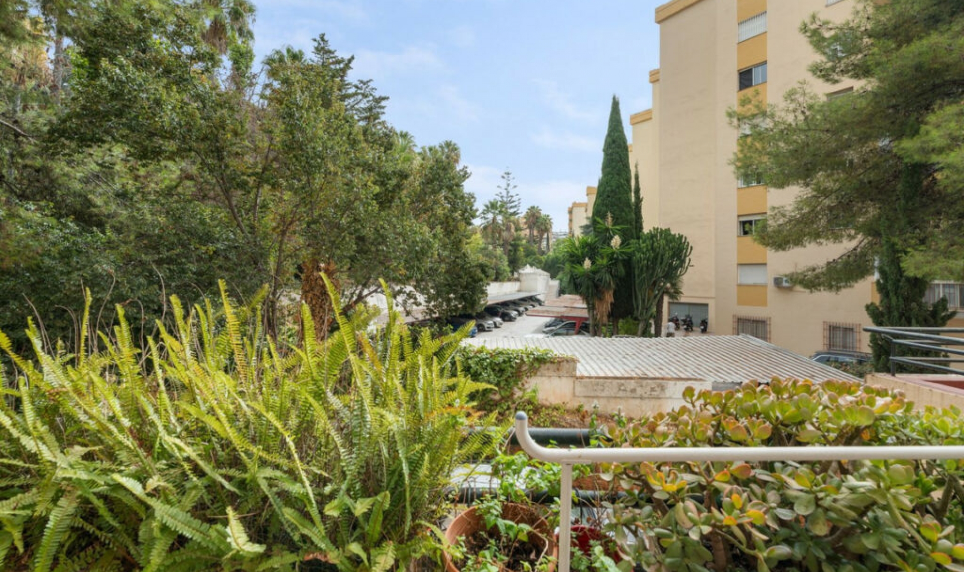 Resale - Apartment -
Marbella