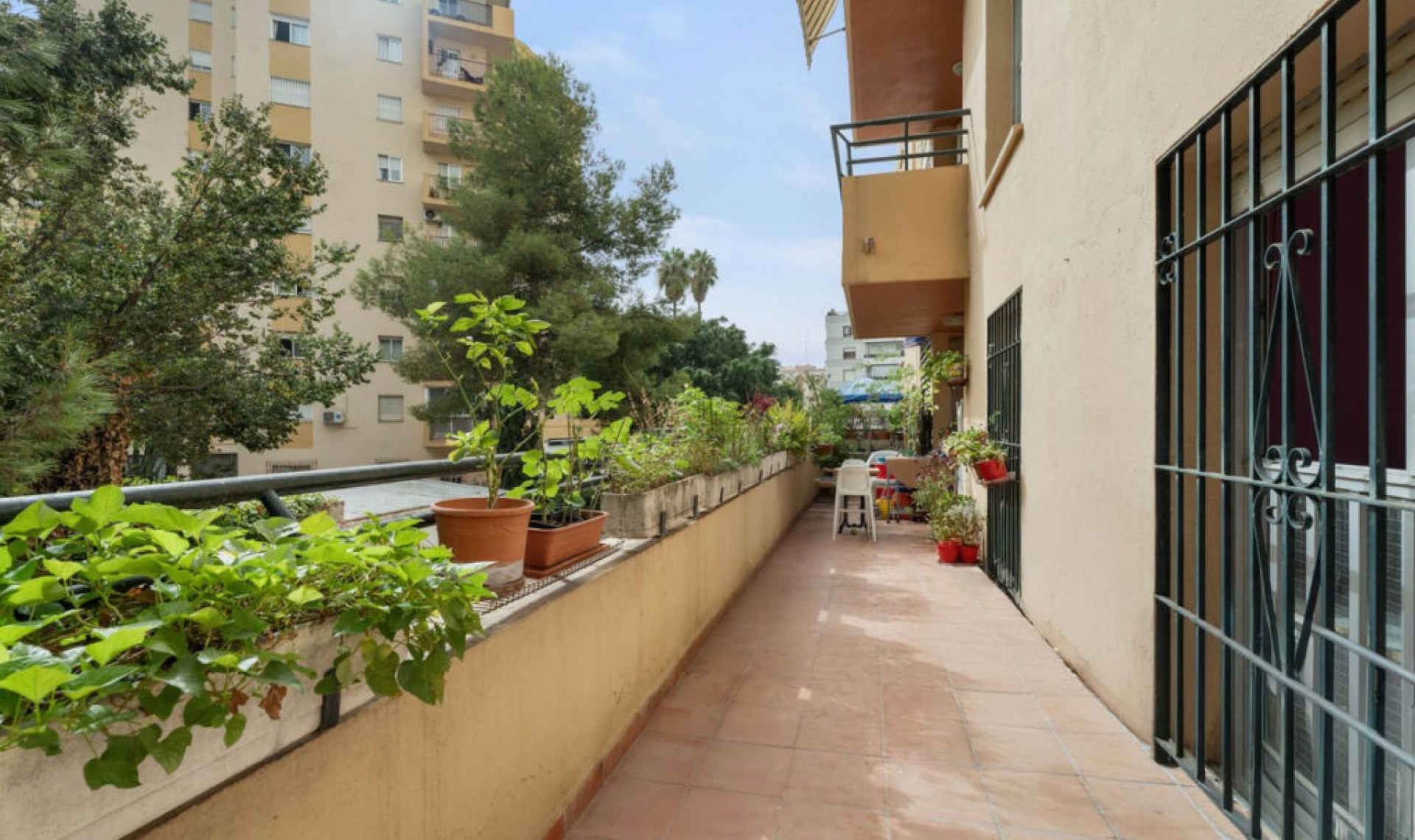 Resale - Apartment -
Marbella