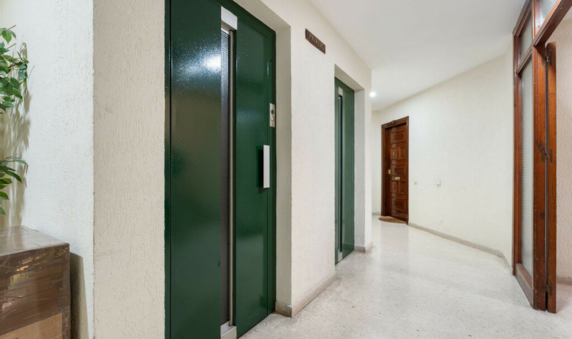 Resale - Apartment -
Marbella