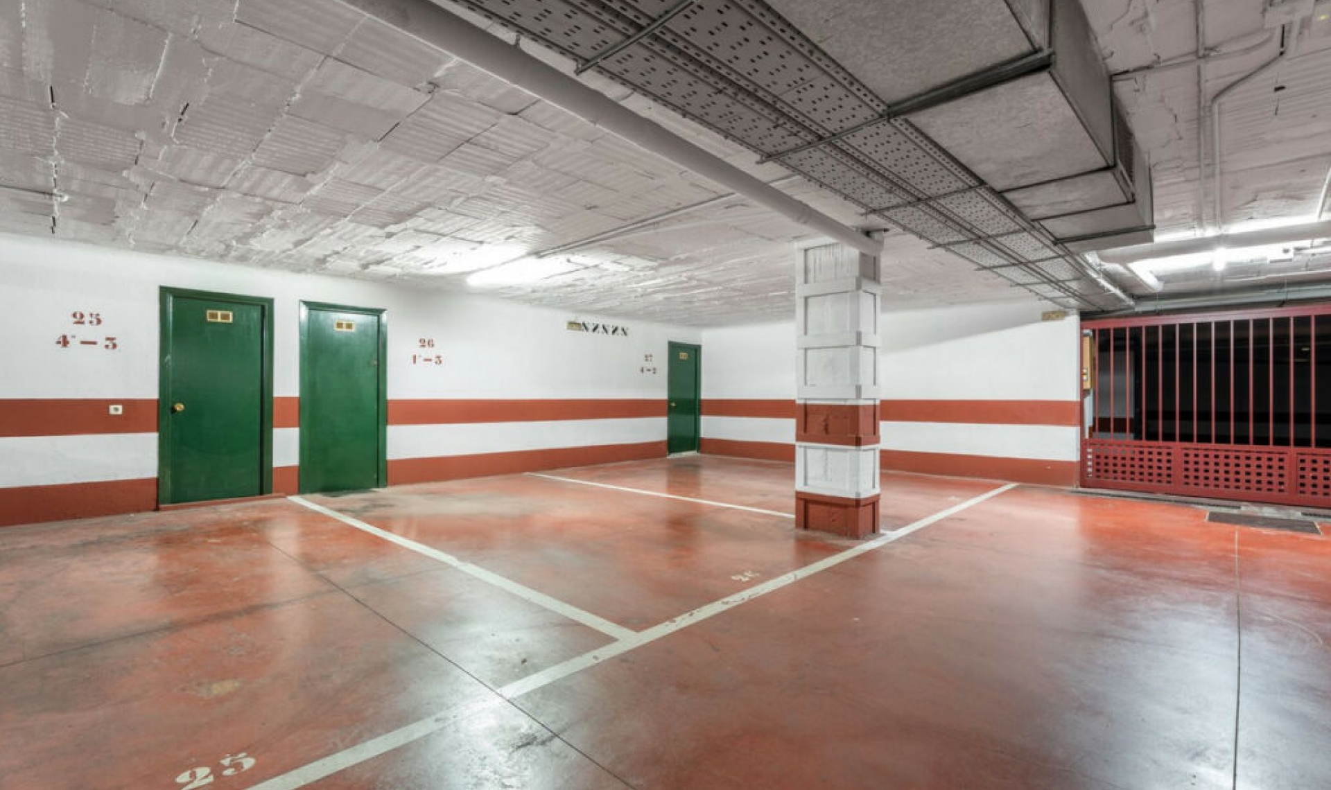 Resale - Apartment -
Marbella