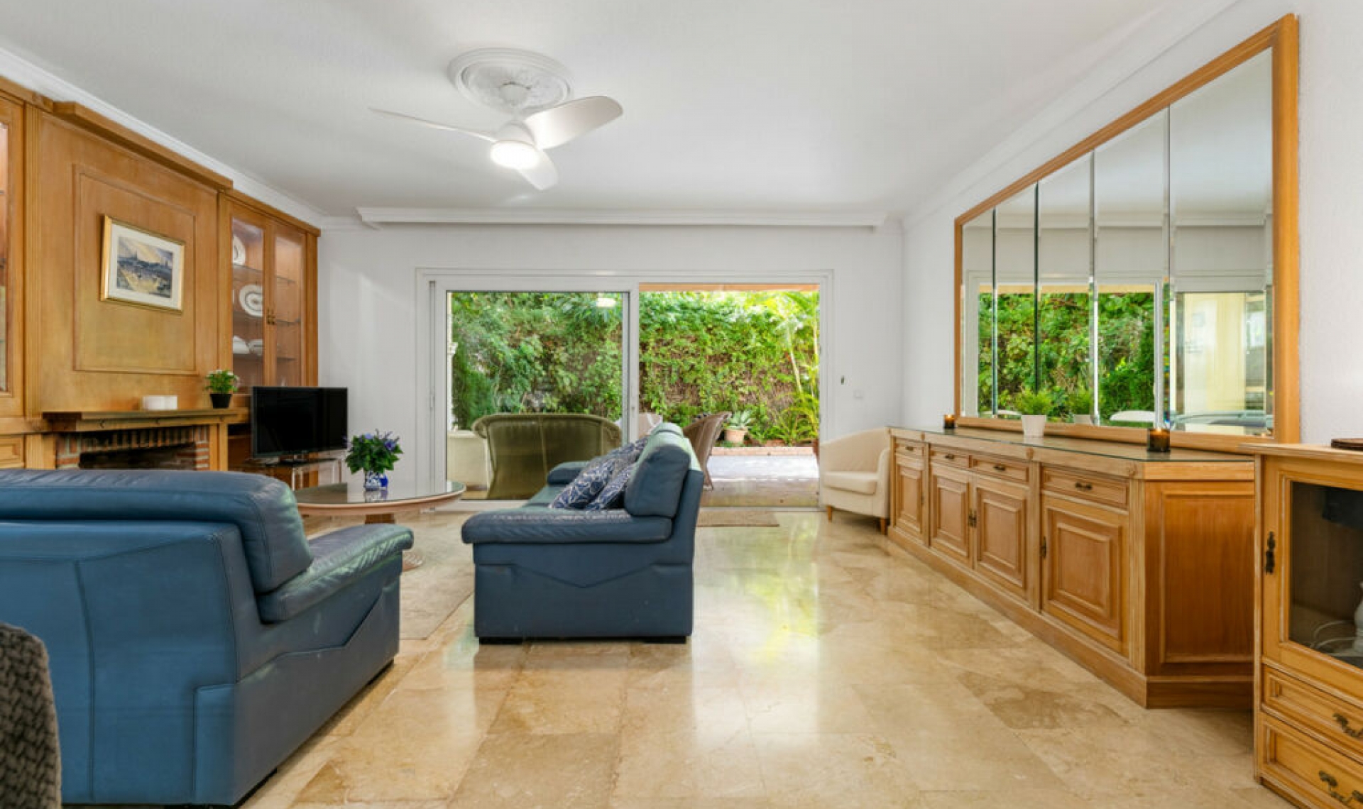 Resale - Apartment -
Marbella