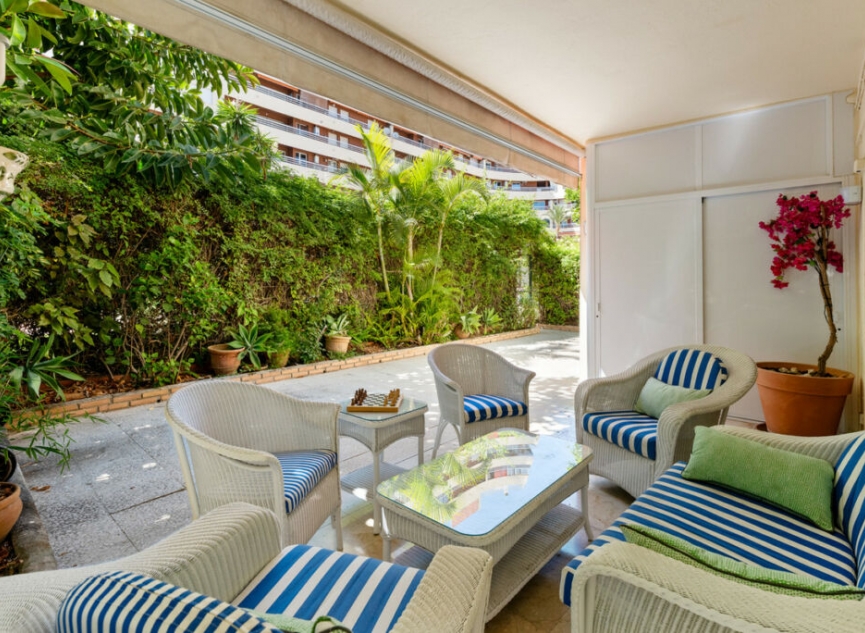 Resale - Apartment -
Marbella