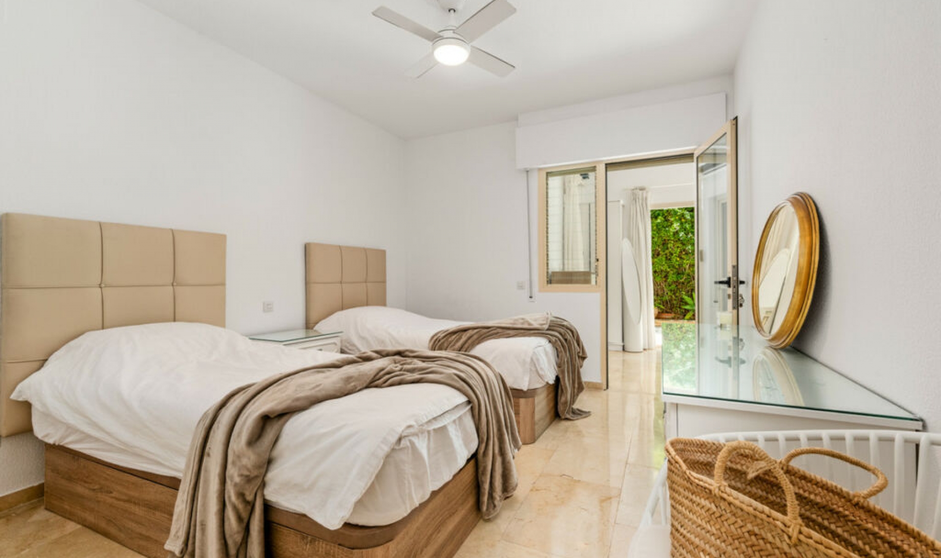 Resale - Apartment -
Marbella