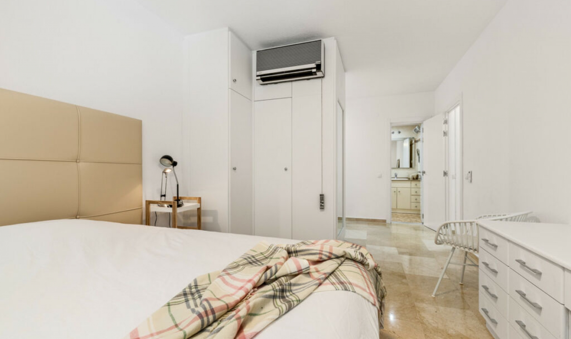 Resale - Apartment -
Marbella