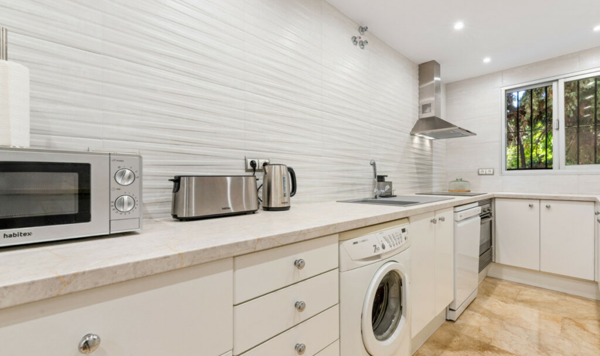 Resale - Apartment -
Marbella
