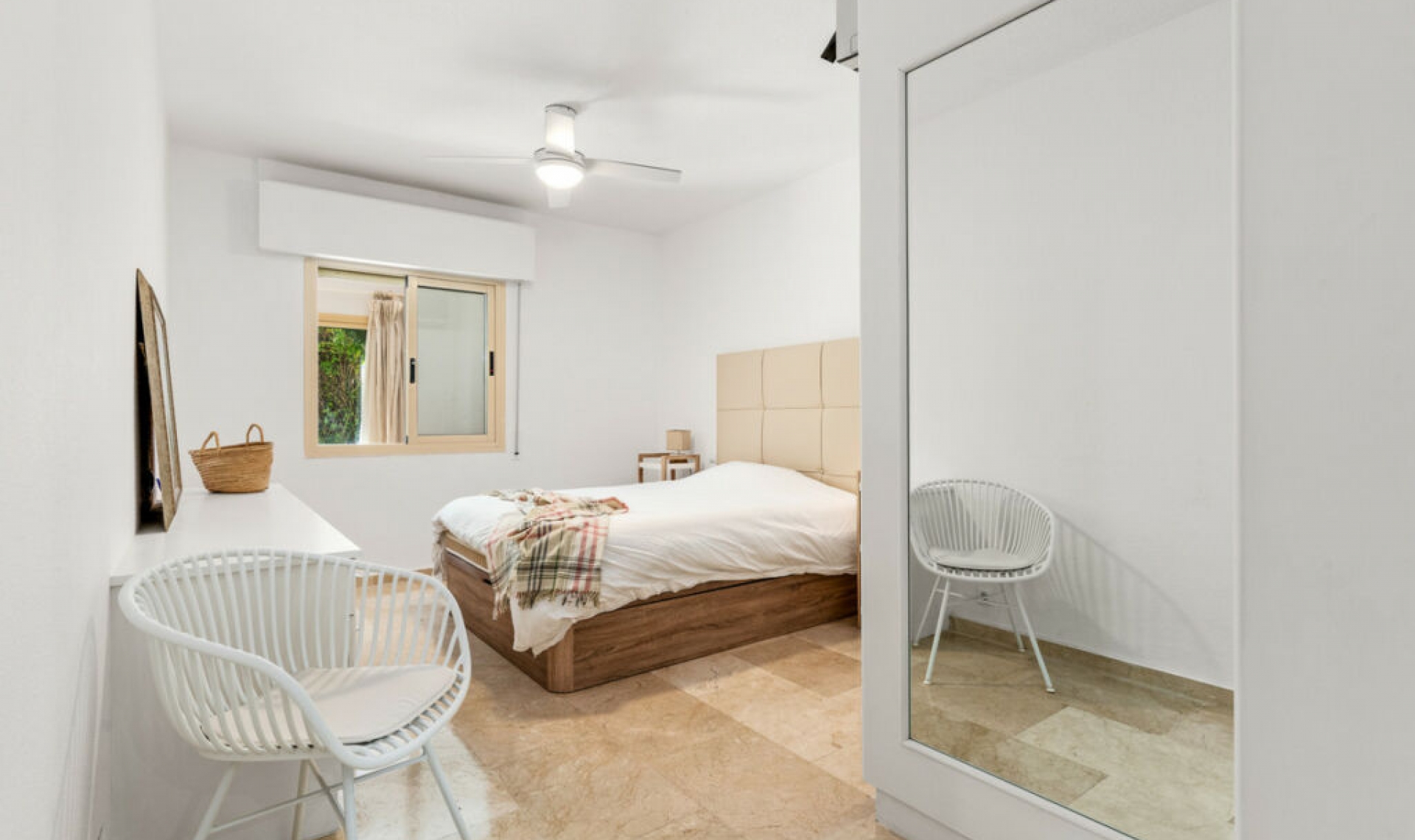 Resale - Apartment -
Marbella