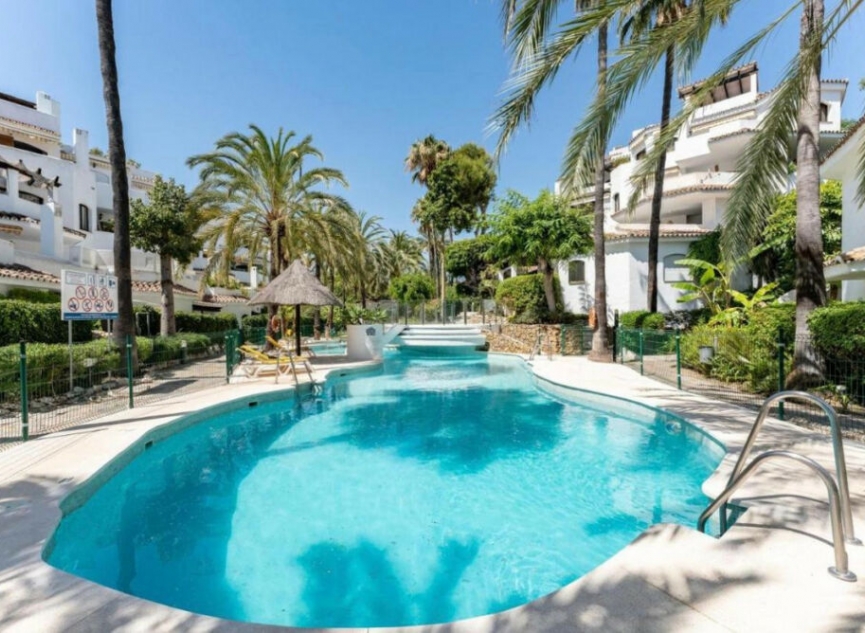 Resale - Apartment -
Marbella