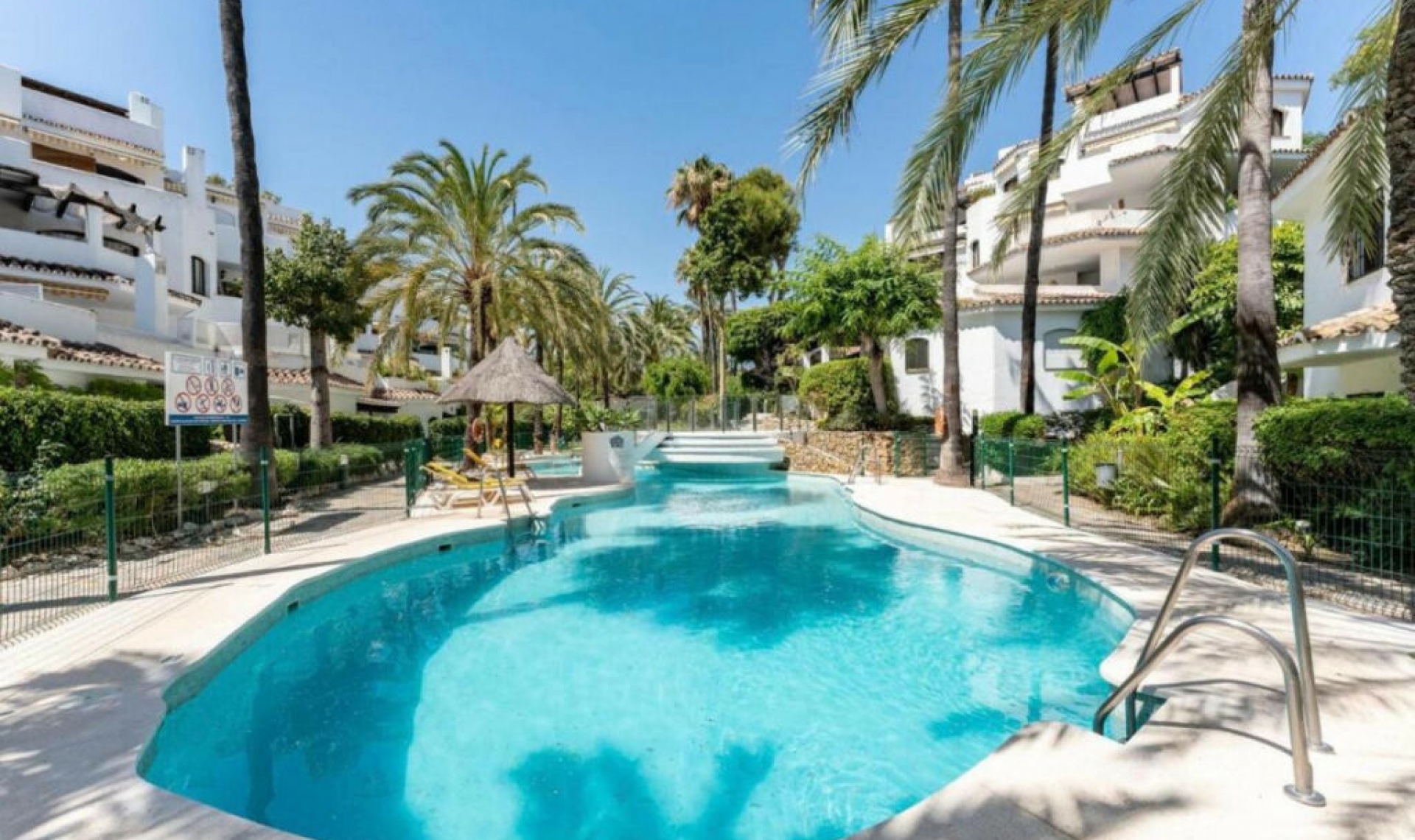 Resale - Apartment -
Marbella