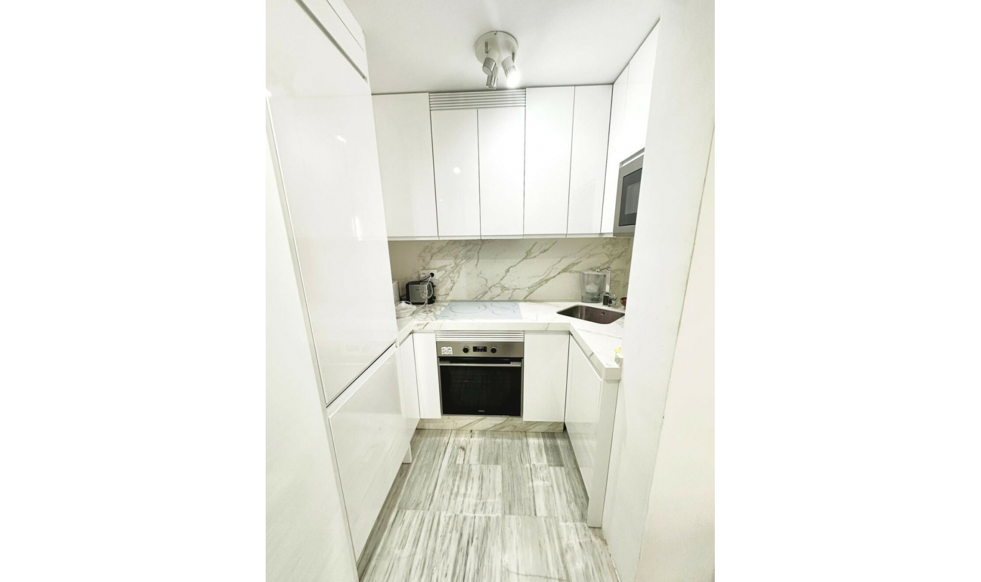 Resale - Apartment -
Marbella