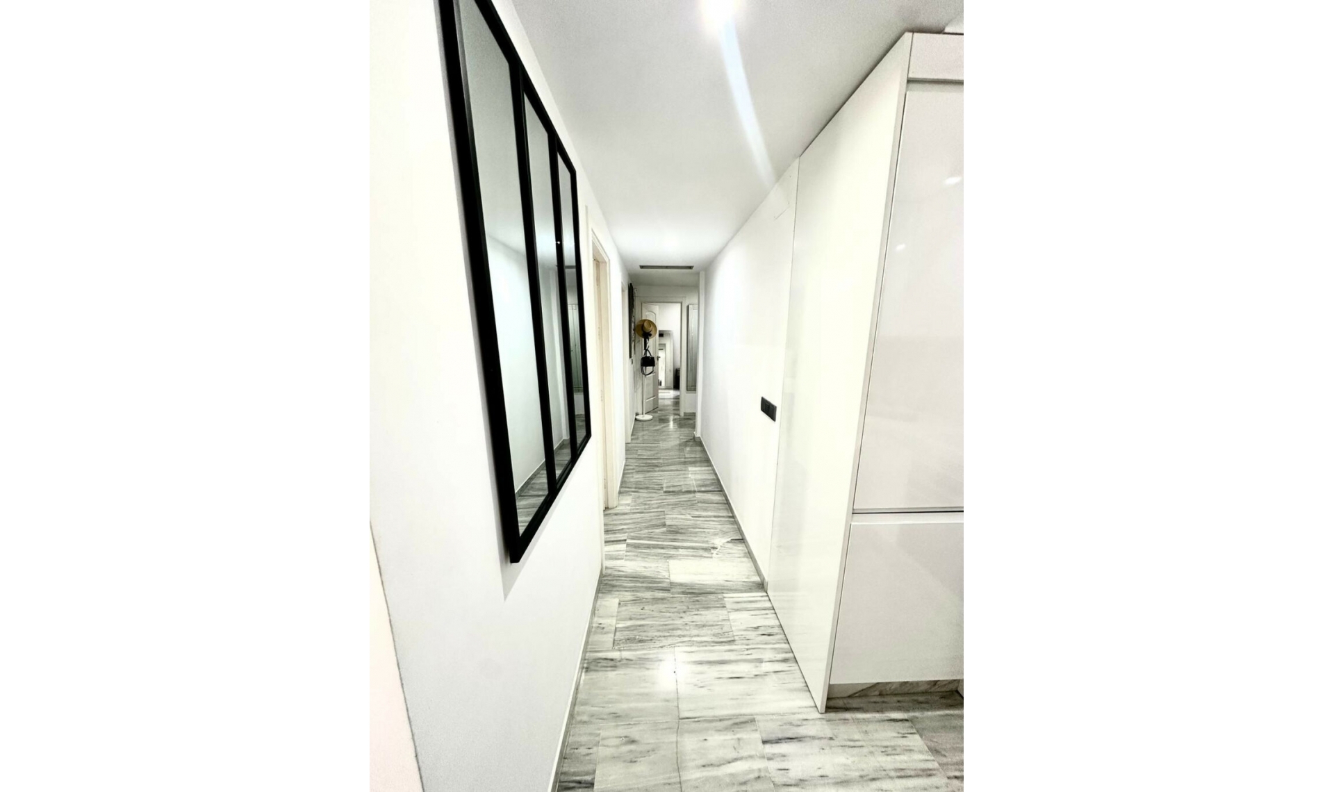 Resale - Apartment -
Marbella