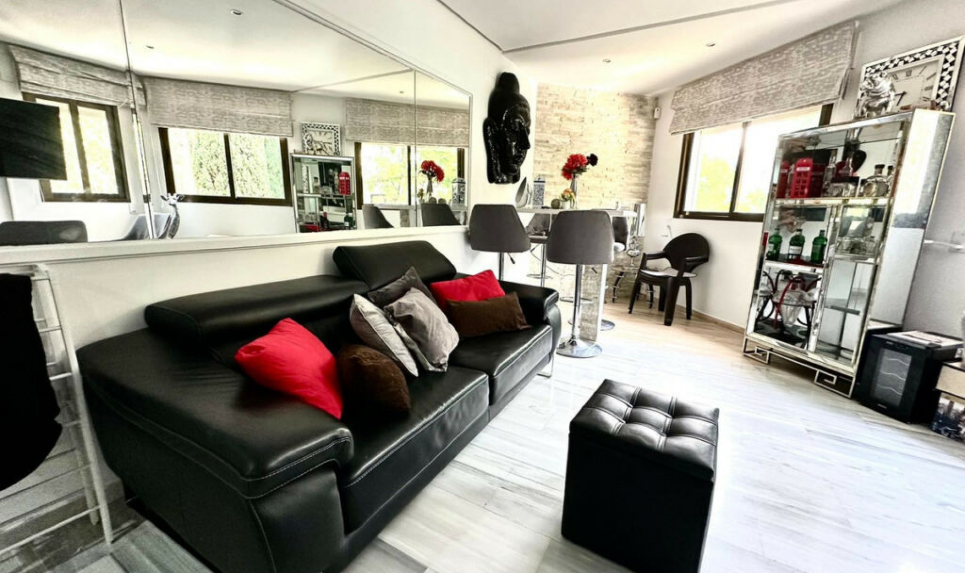 Resale - Apartment -
Marbella