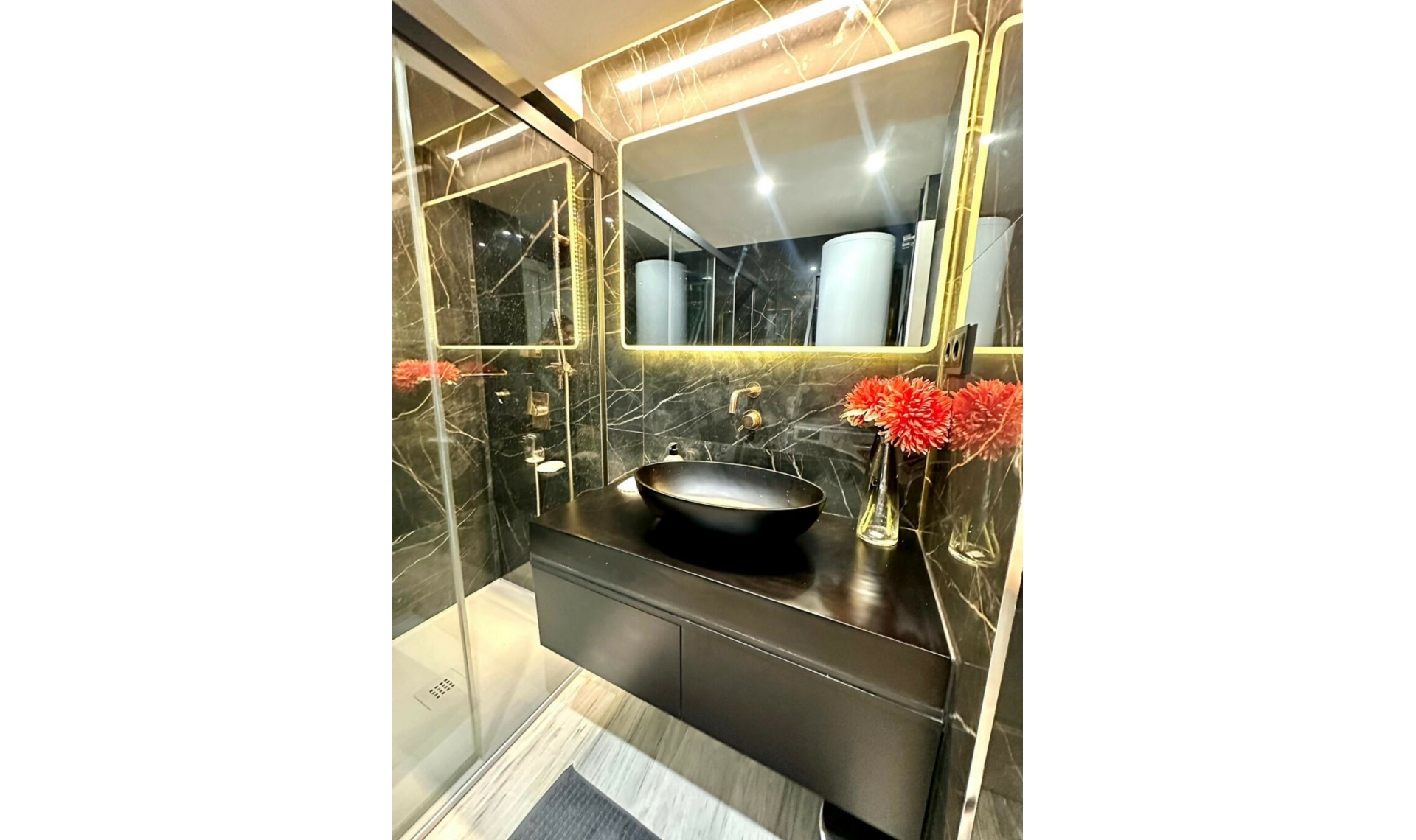 Resale - Apartment -
Marbella