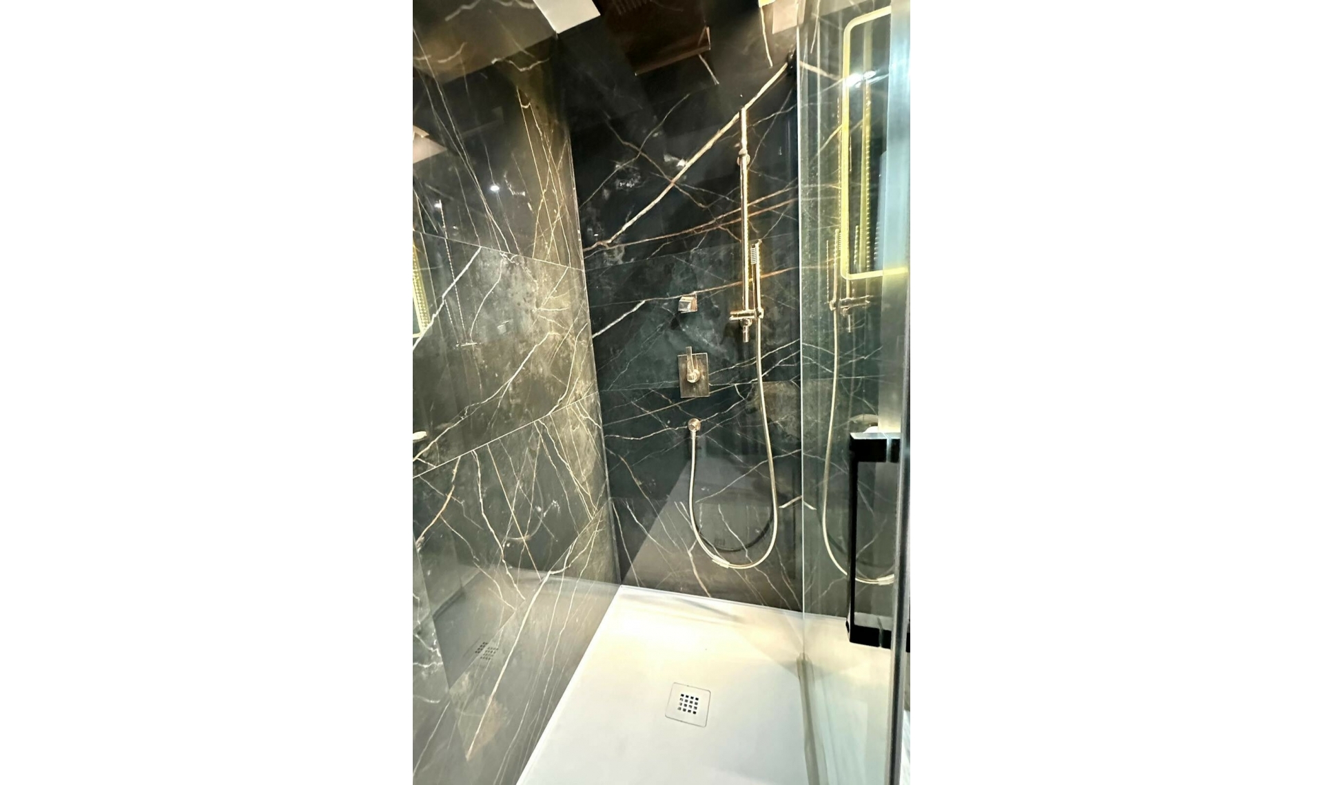 Resale - Apartment -
Marbella