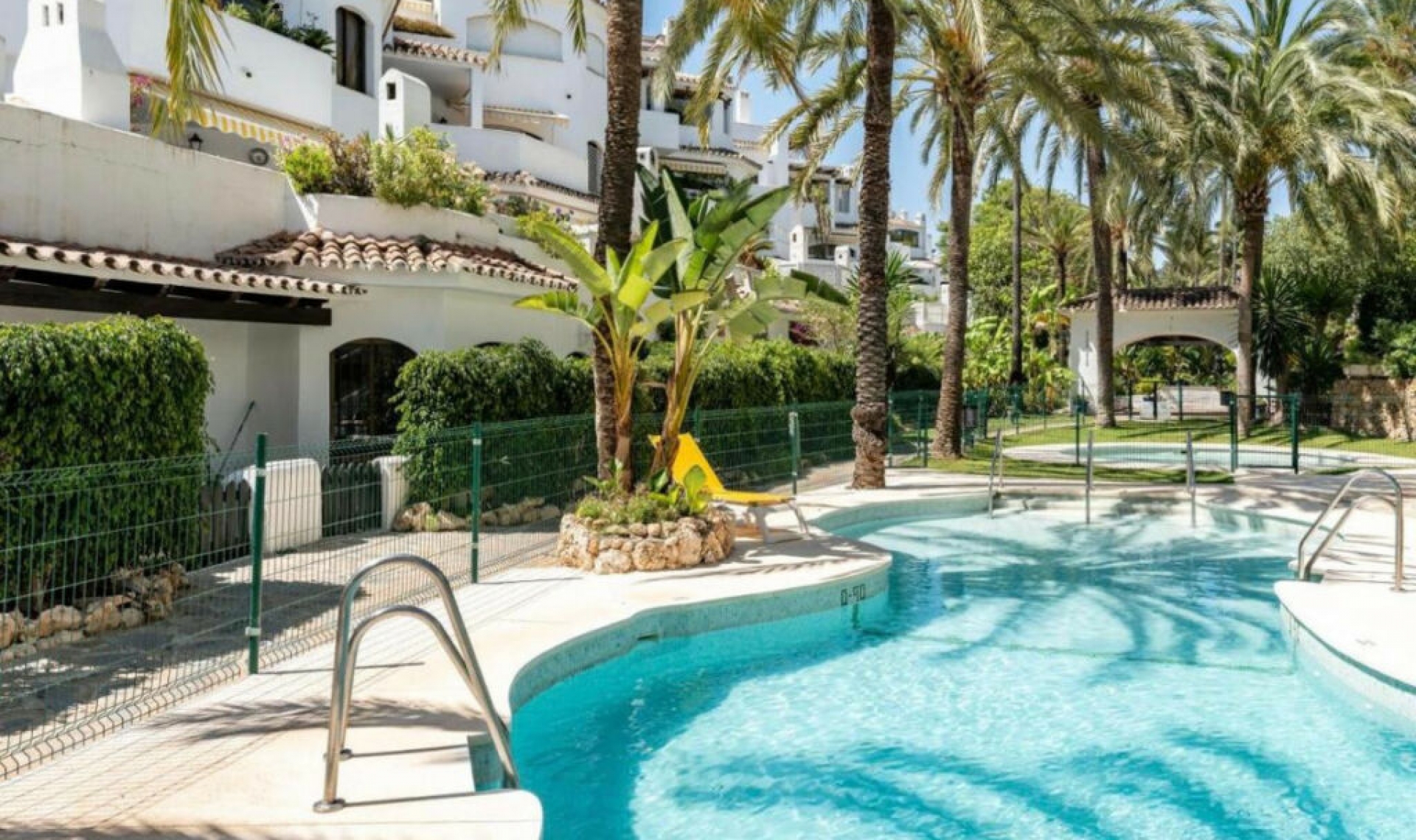 Resale - Apartment -
Marbella