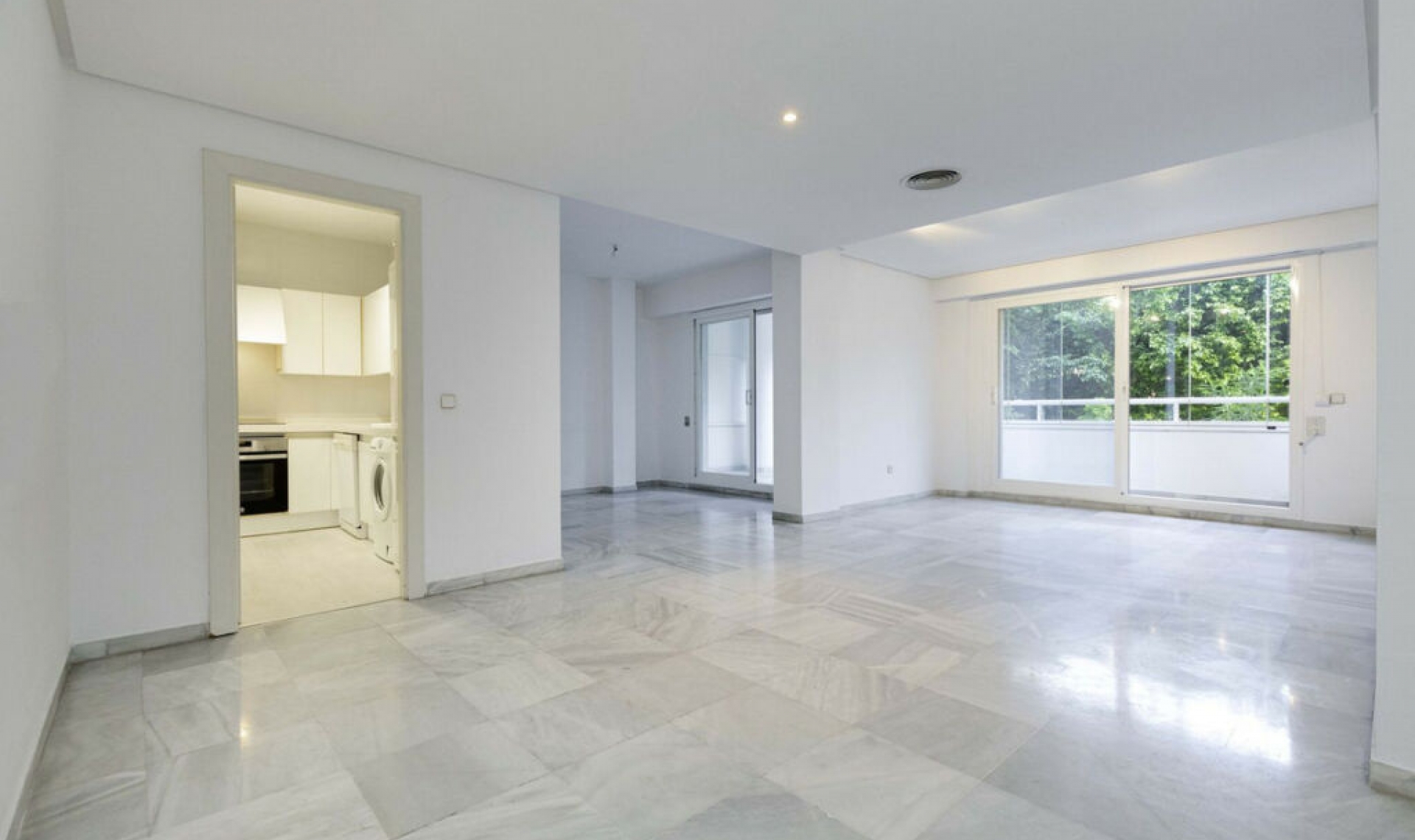 Resale - Apartment -
Marbella