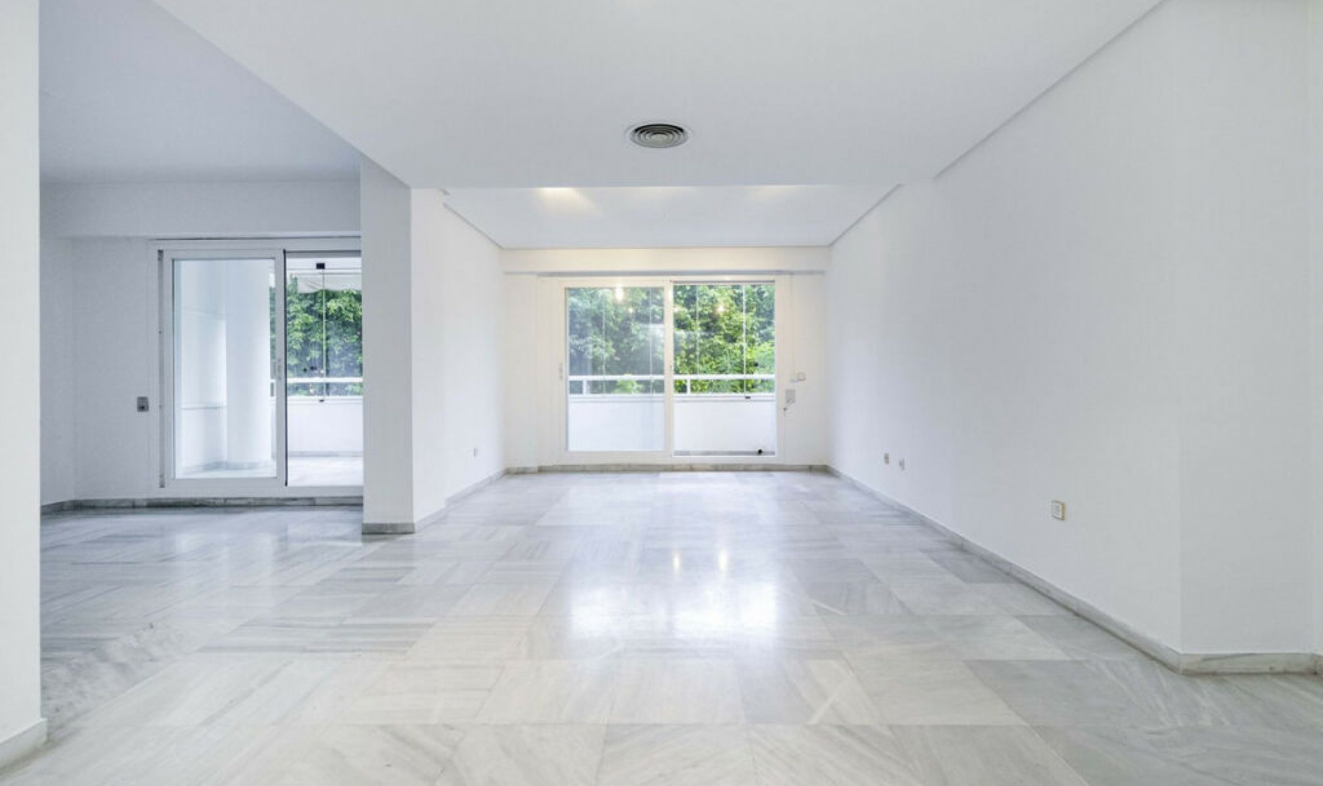 Resale - Apartment -
Marbella