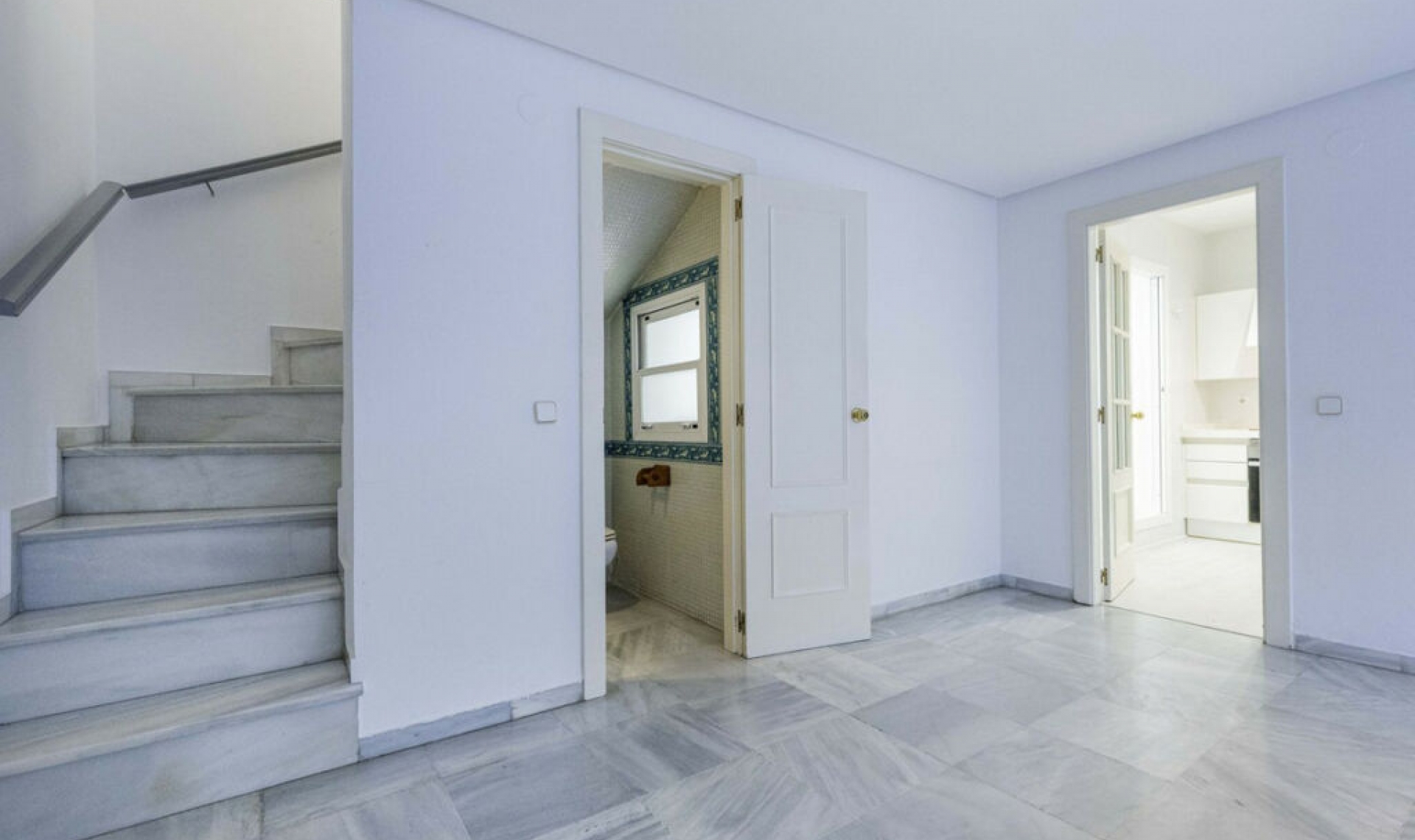 Resale - Apartment -
Marbella