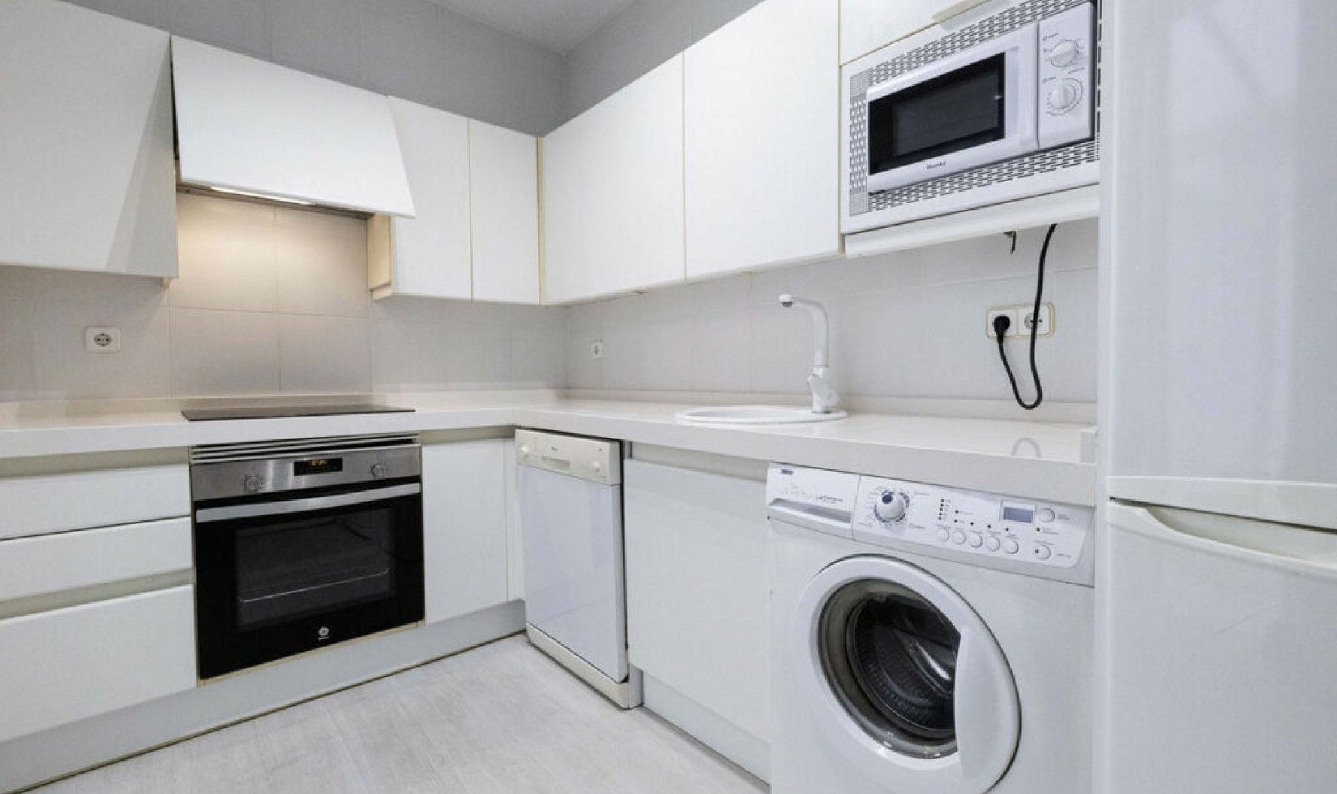 Resale - Apartment -
Marbella