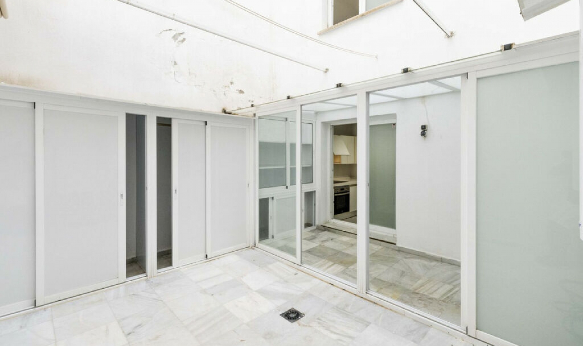 Resale - Apartment -
Marbella