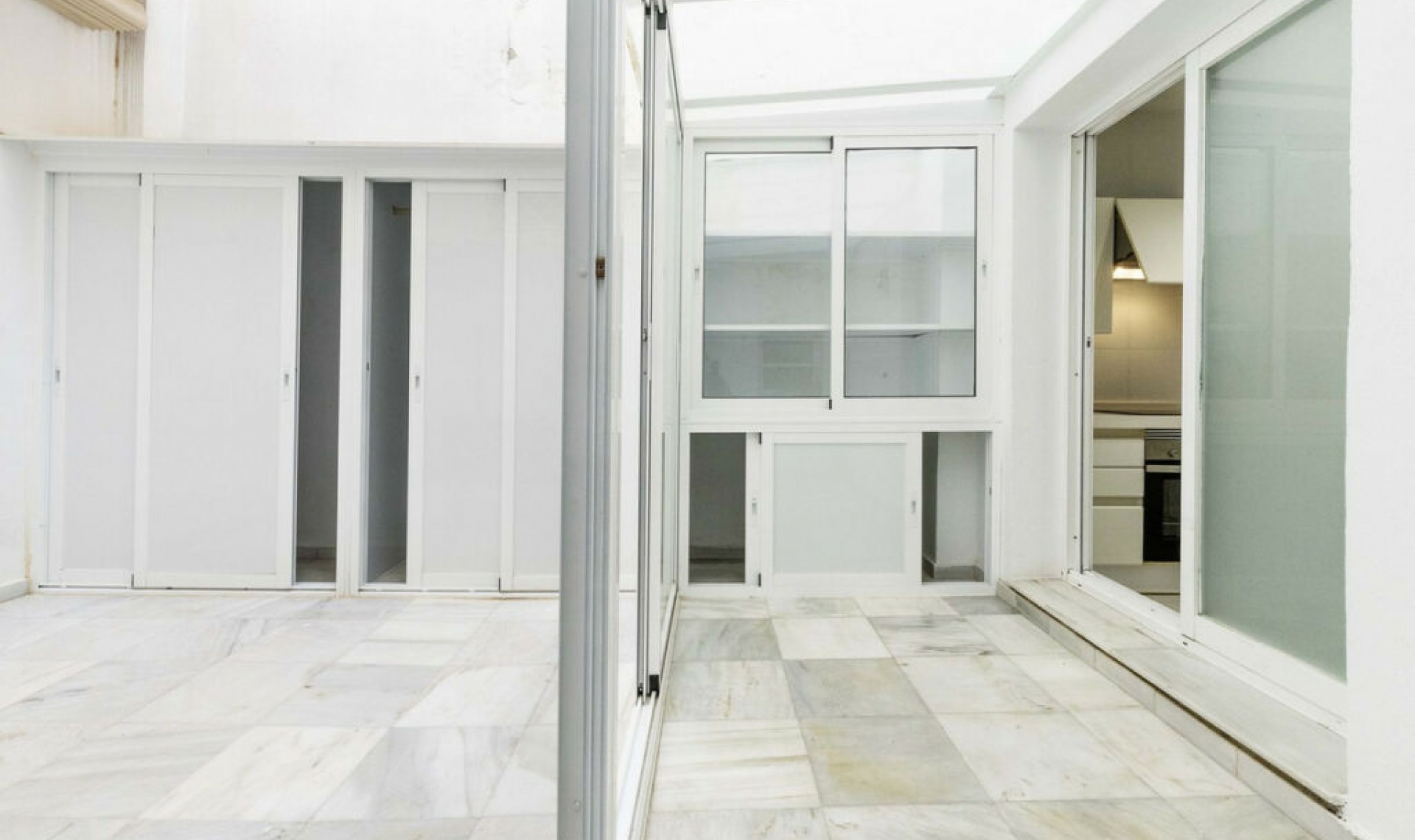 Resale - Apartment -
Marbella