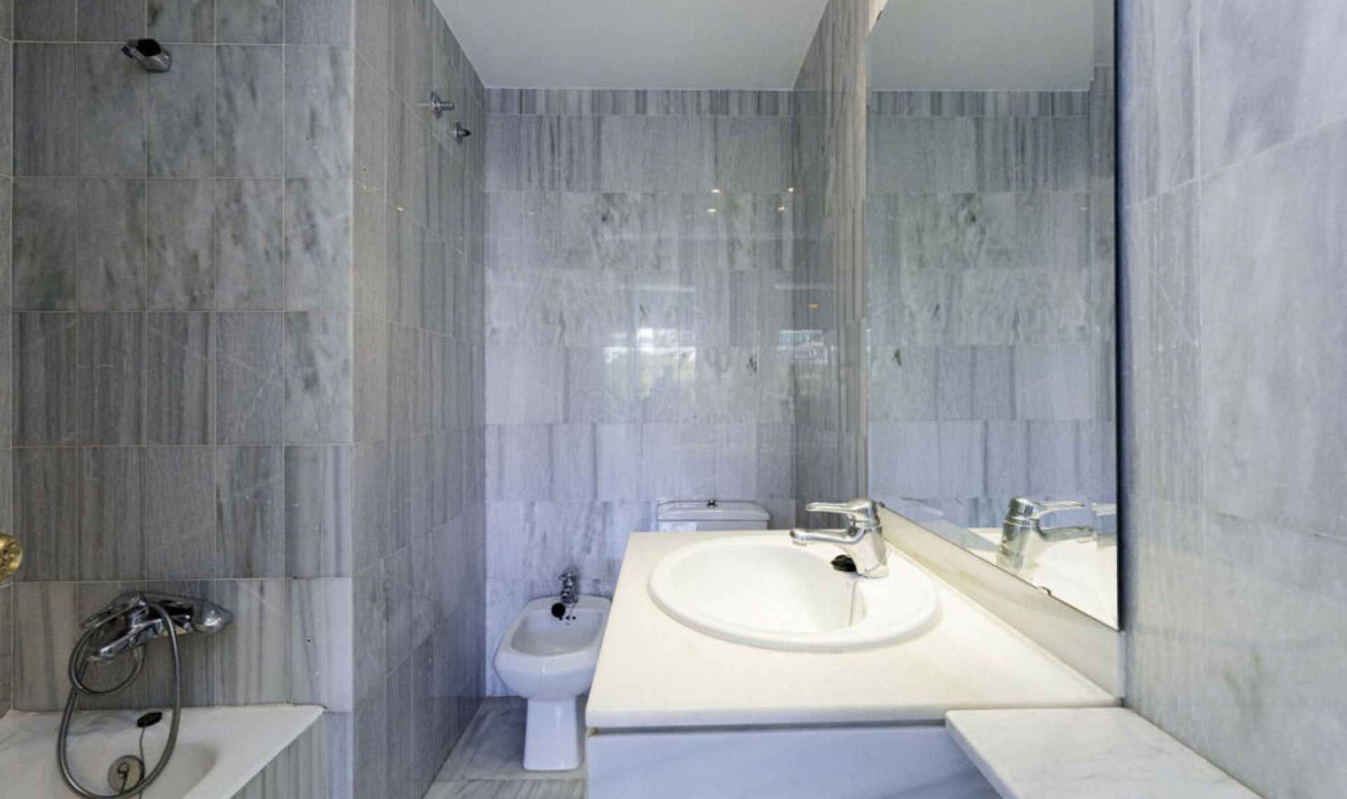 Resale - Apartment -
Marbella