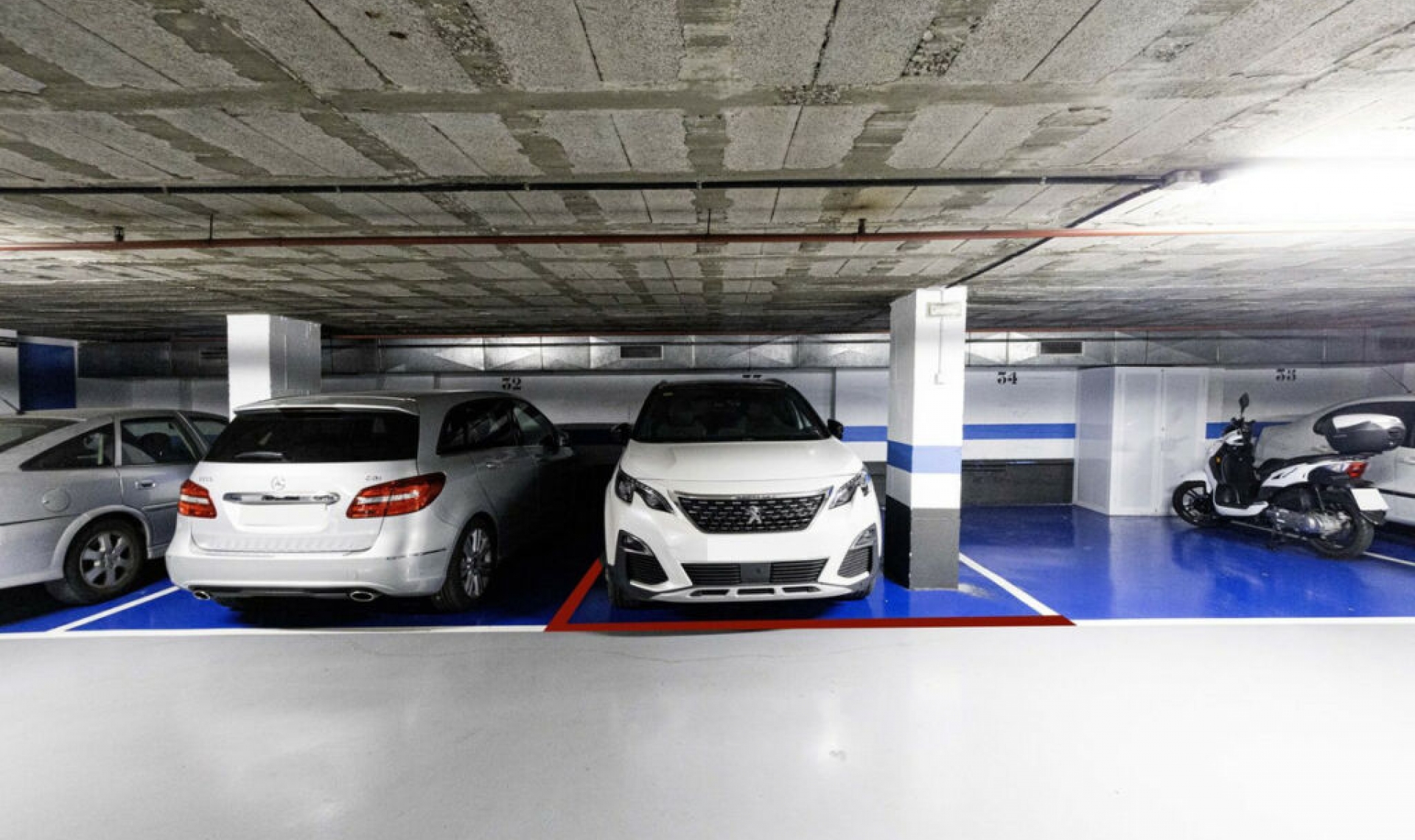 Resale - Apartment -
Marbella