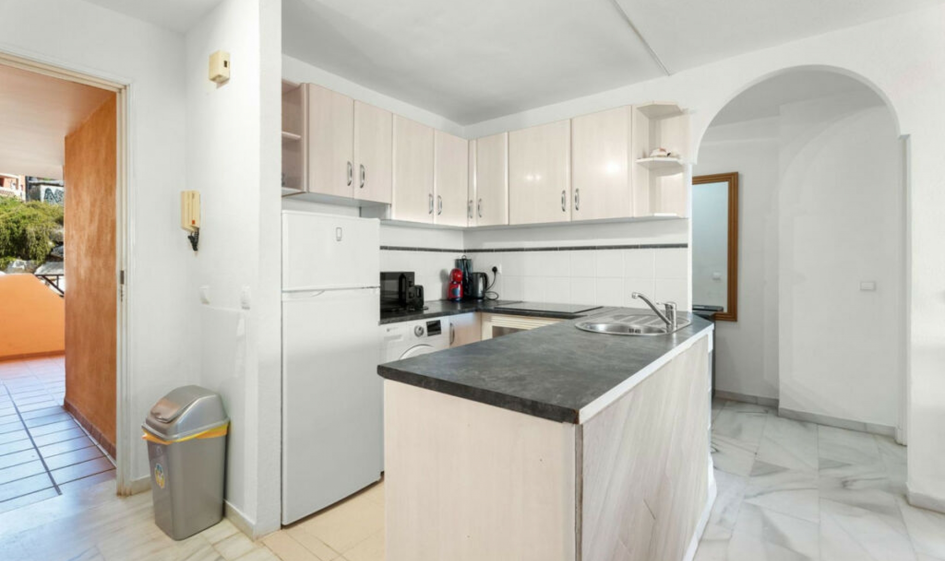 Resale - Apartment -
Marbella
