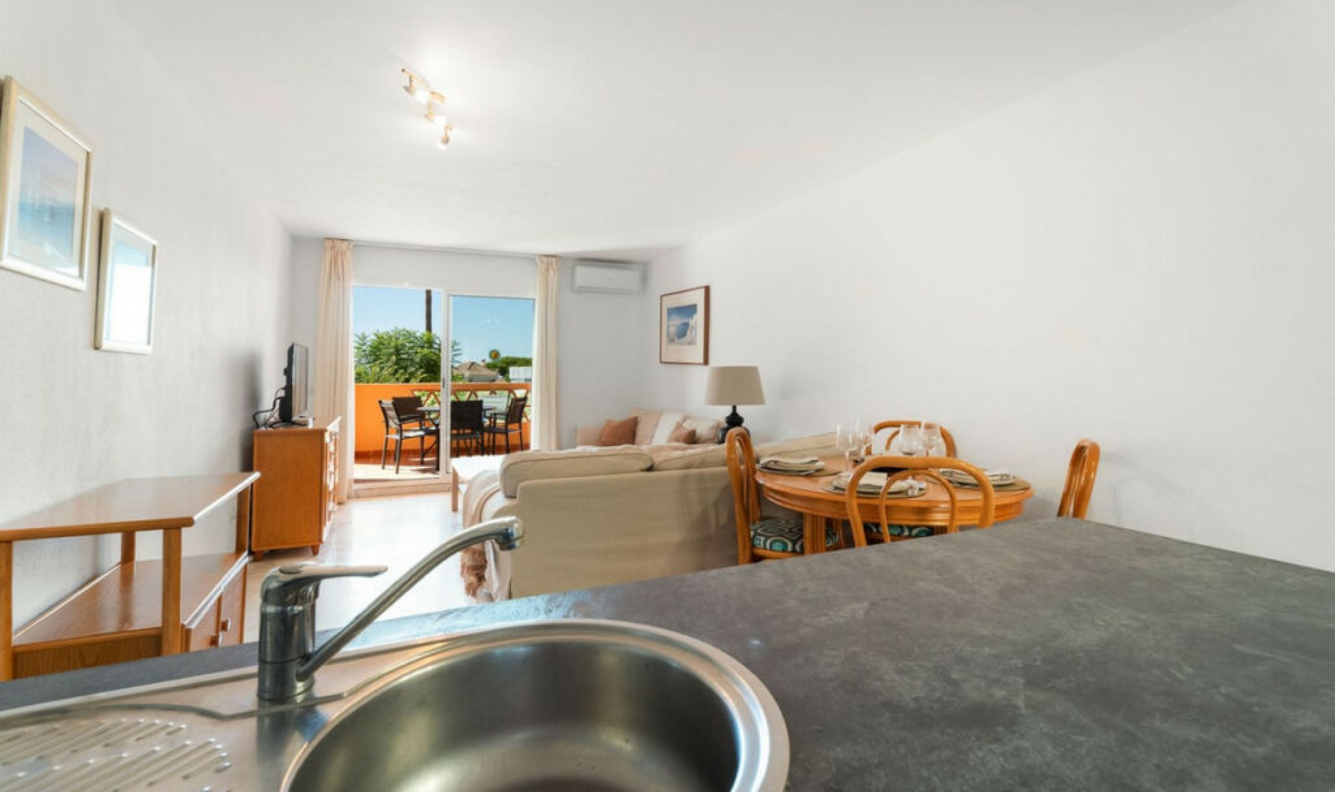 Resale - Apartment -
Marbella