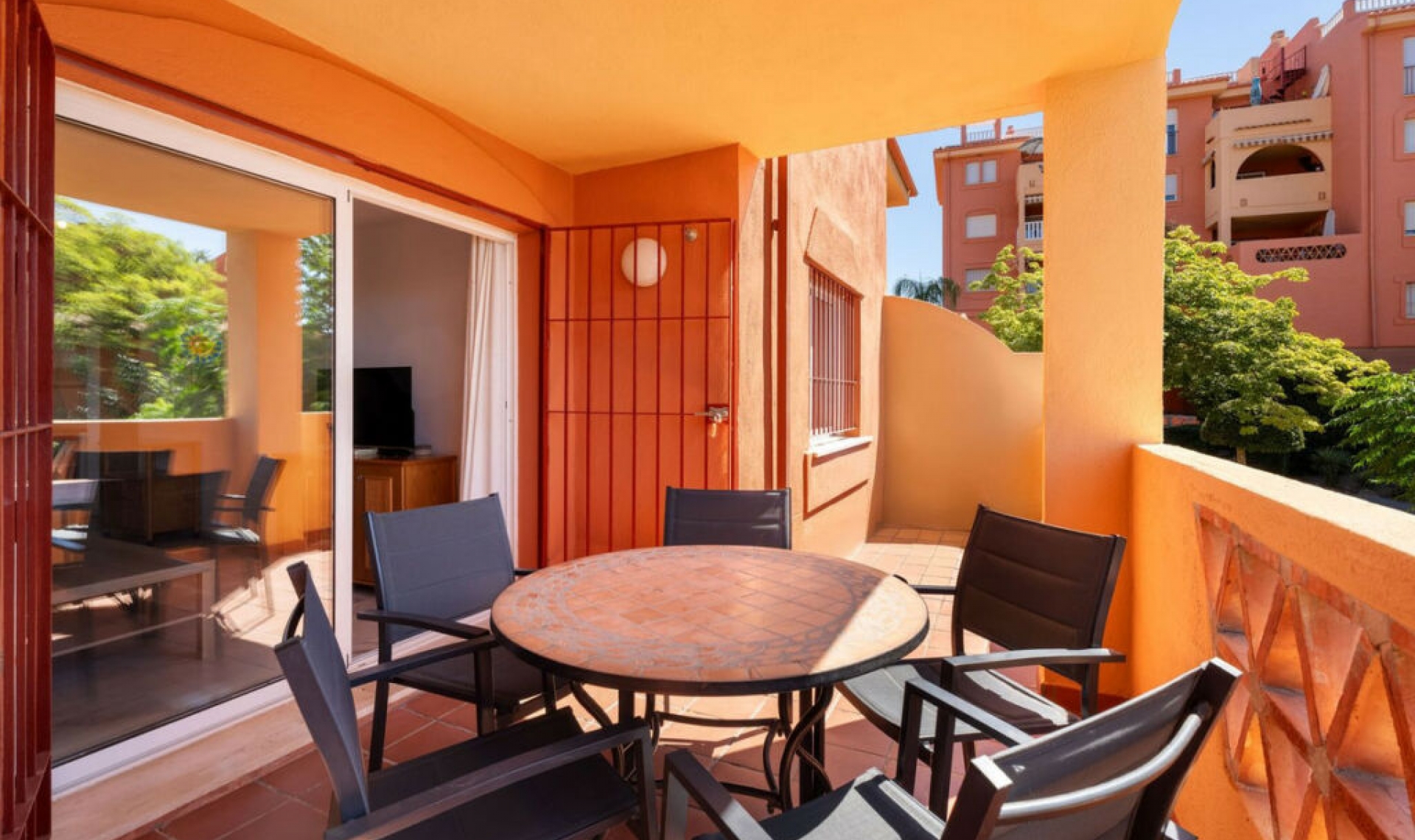 Resale - Apartment -
Marbella