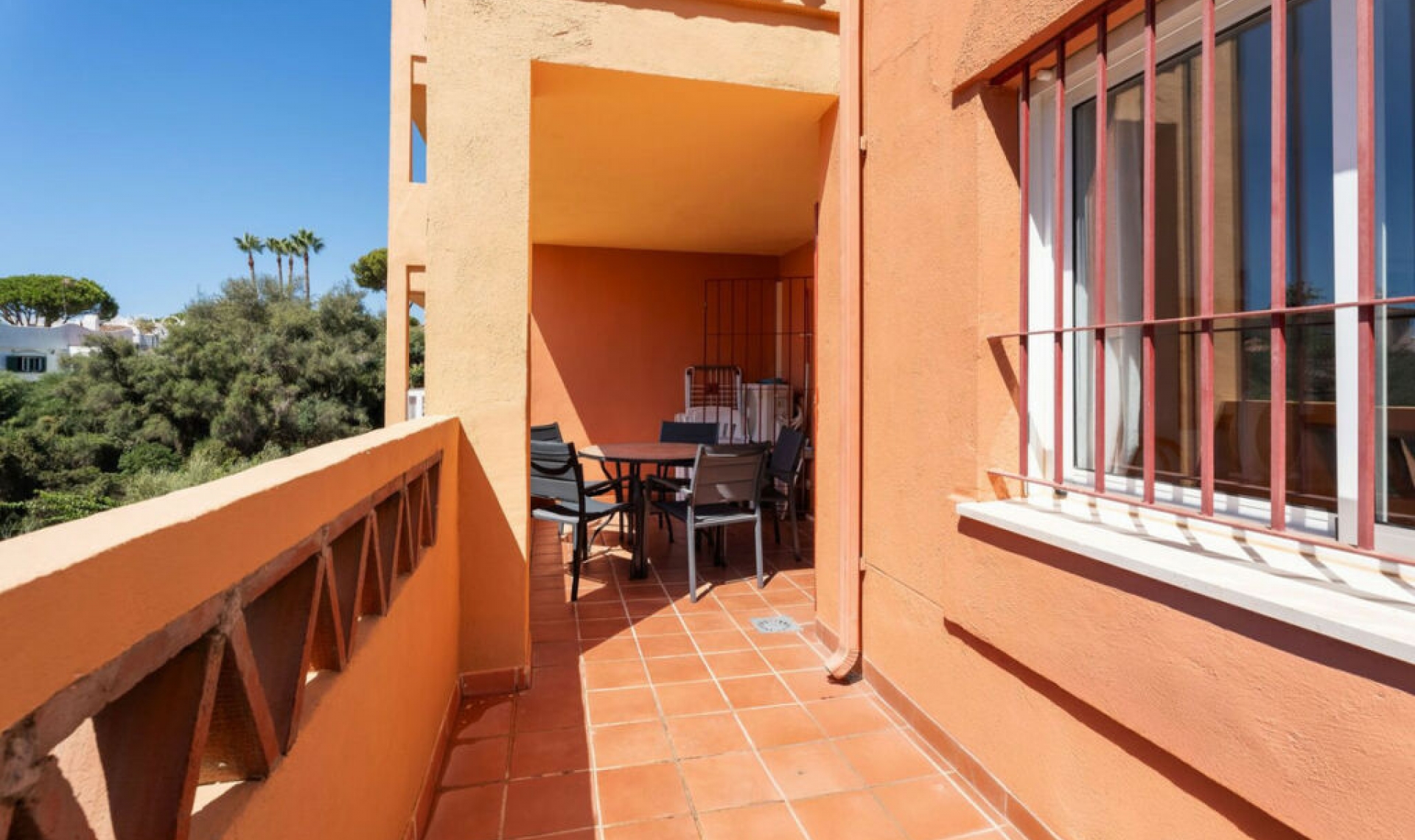 Resale - Apartment -
Marbella