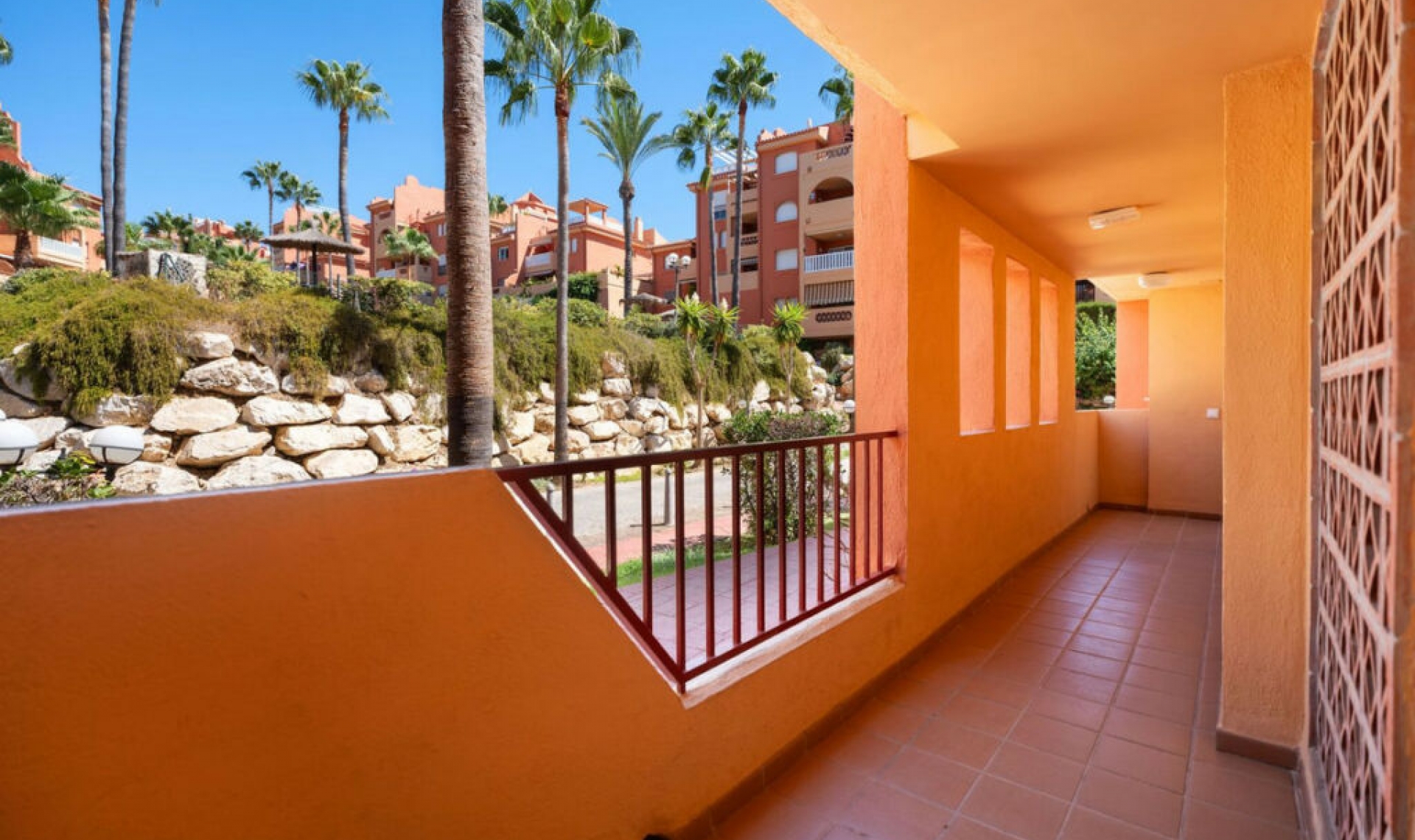 Resale - Apartment -
Marbella