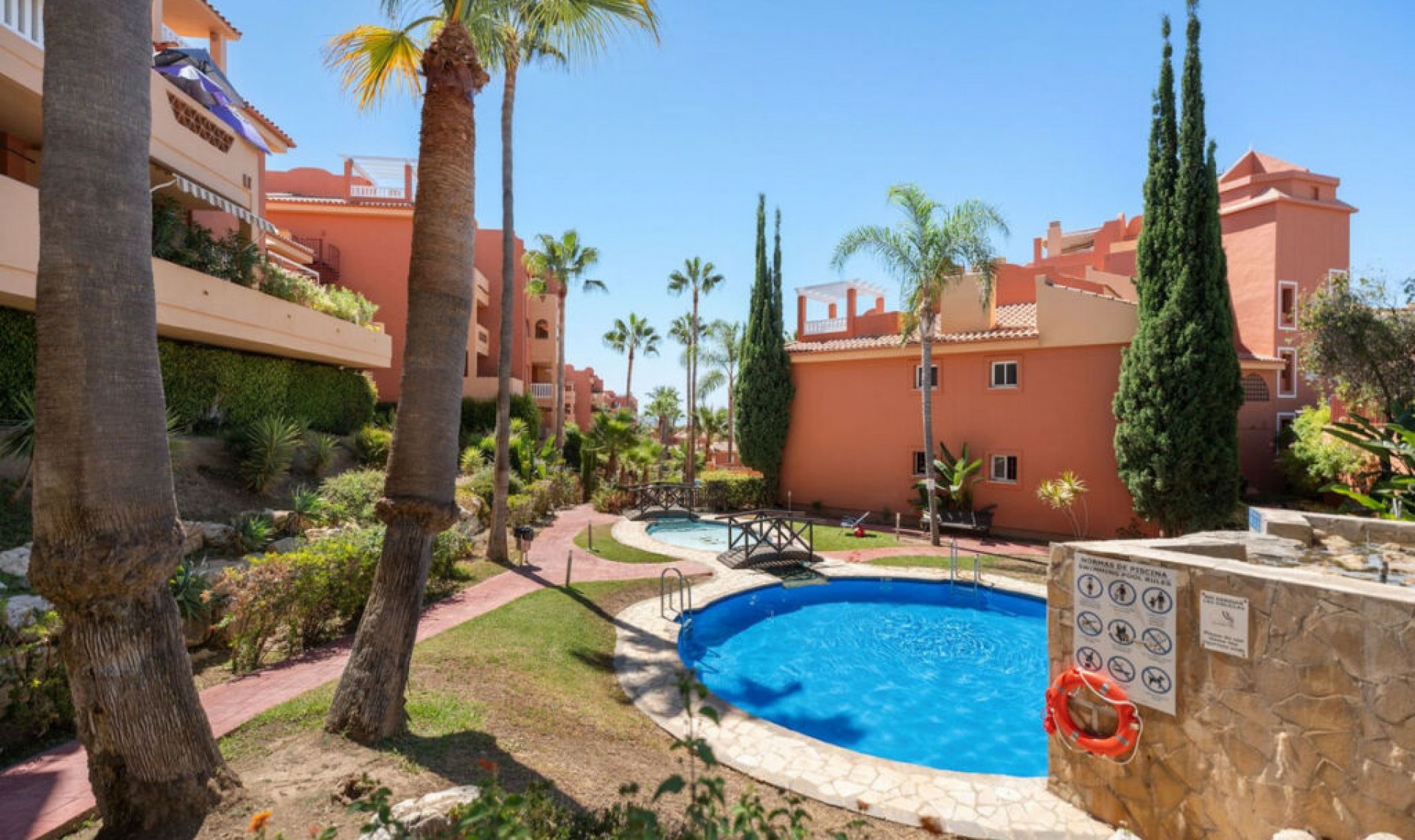 Resale - Apartment -
Marbella
