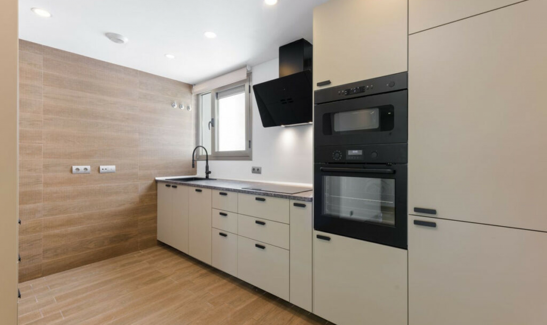 Resale - Apartment -
Marbella