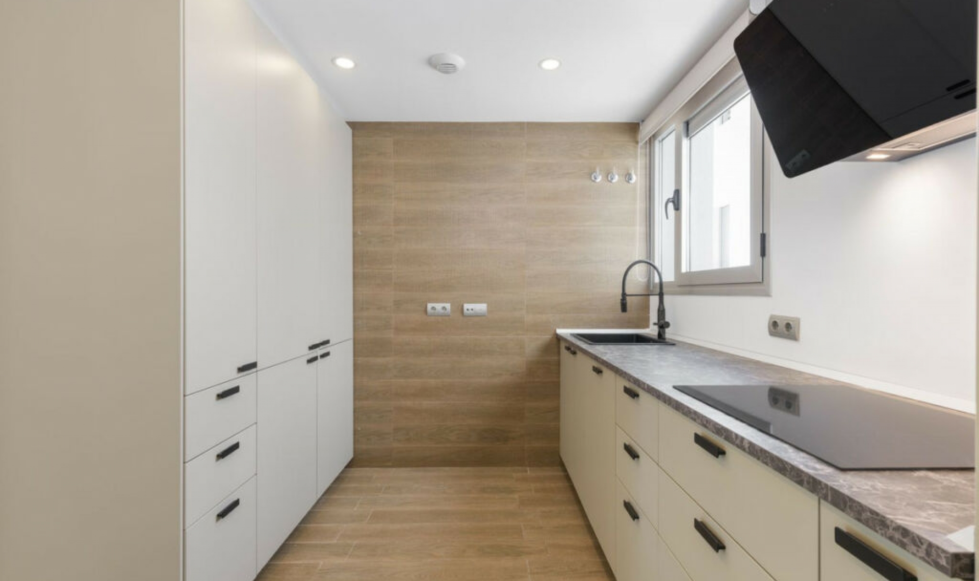 Resale - Apartment -
Marbella