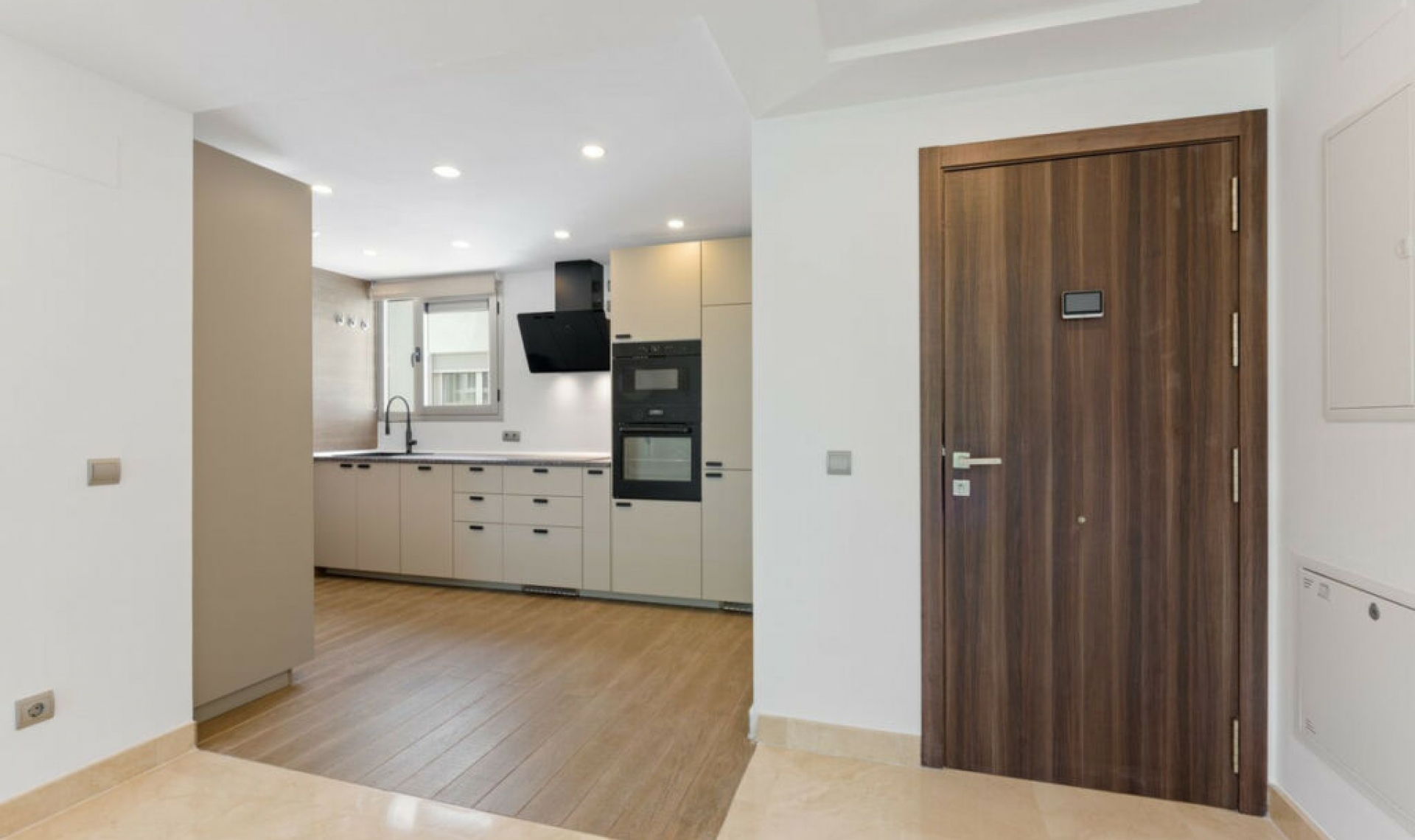 Resale - Apartment -
Marbella