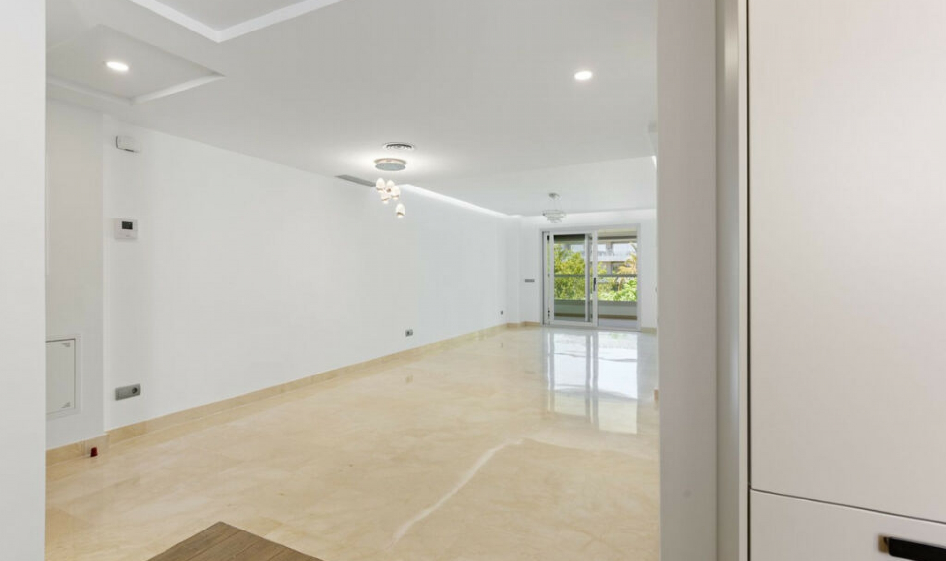 Resale - Apartment -
Marbella