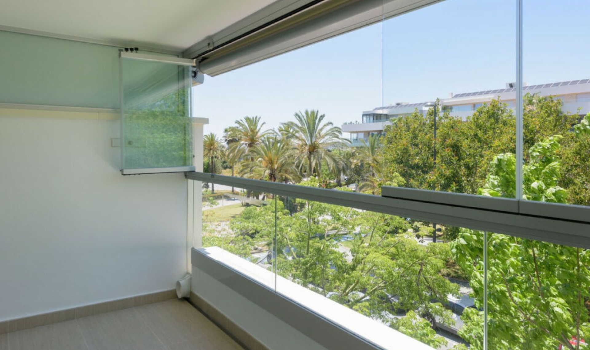 Resale - Apartment -
Marbella