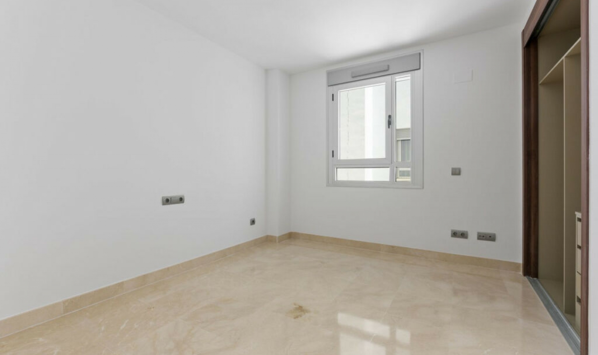 Resale - Apartment -
Marbella