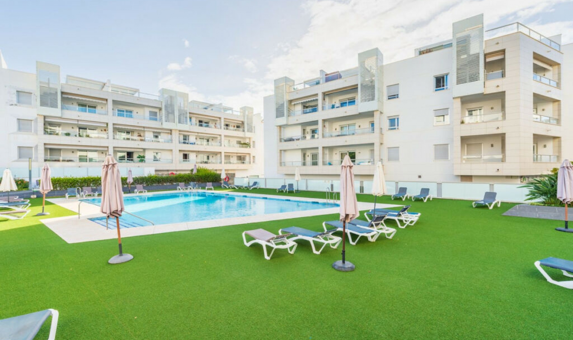 Resale - Apartment -
Marbella