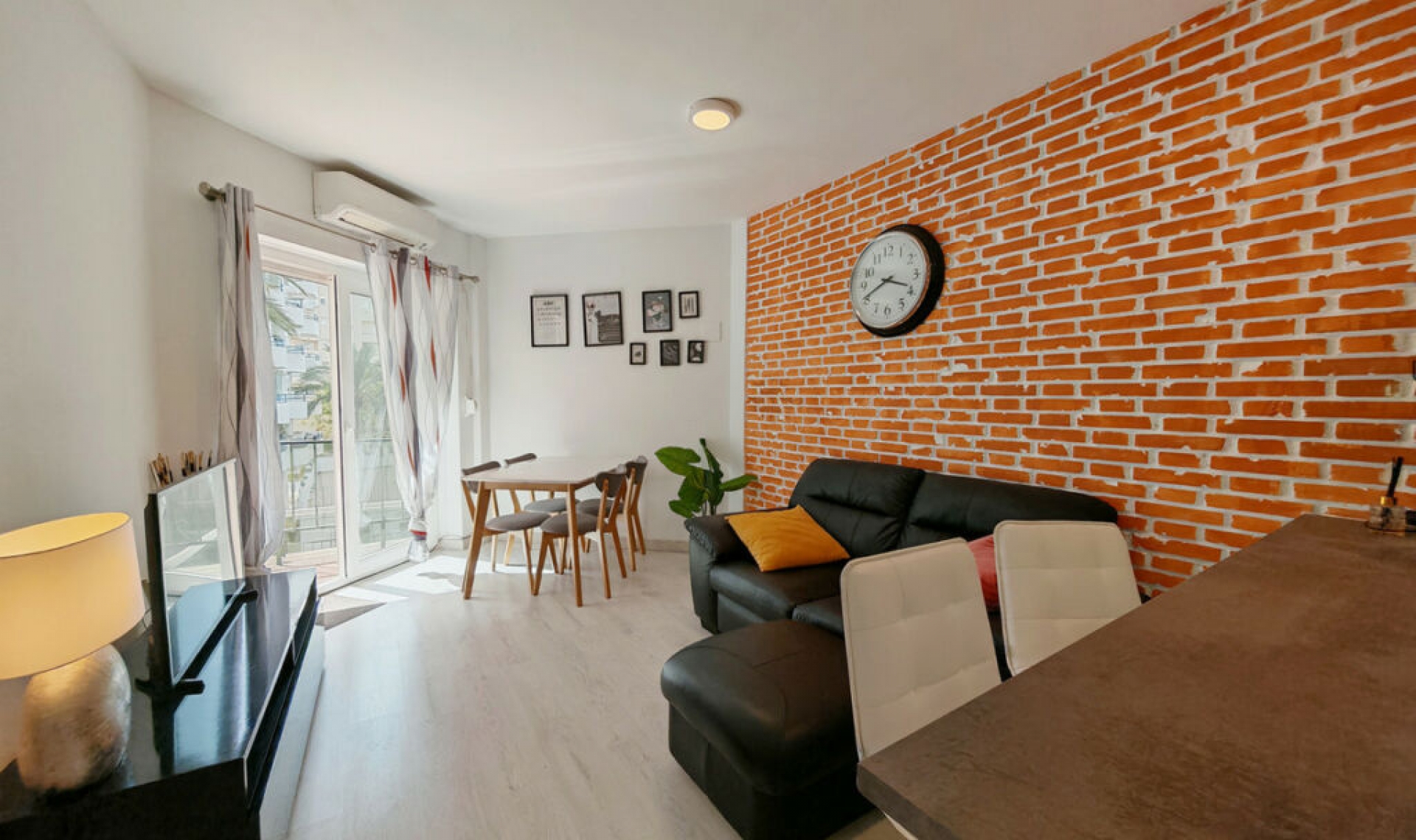 Resale - Apartment -
Marbella