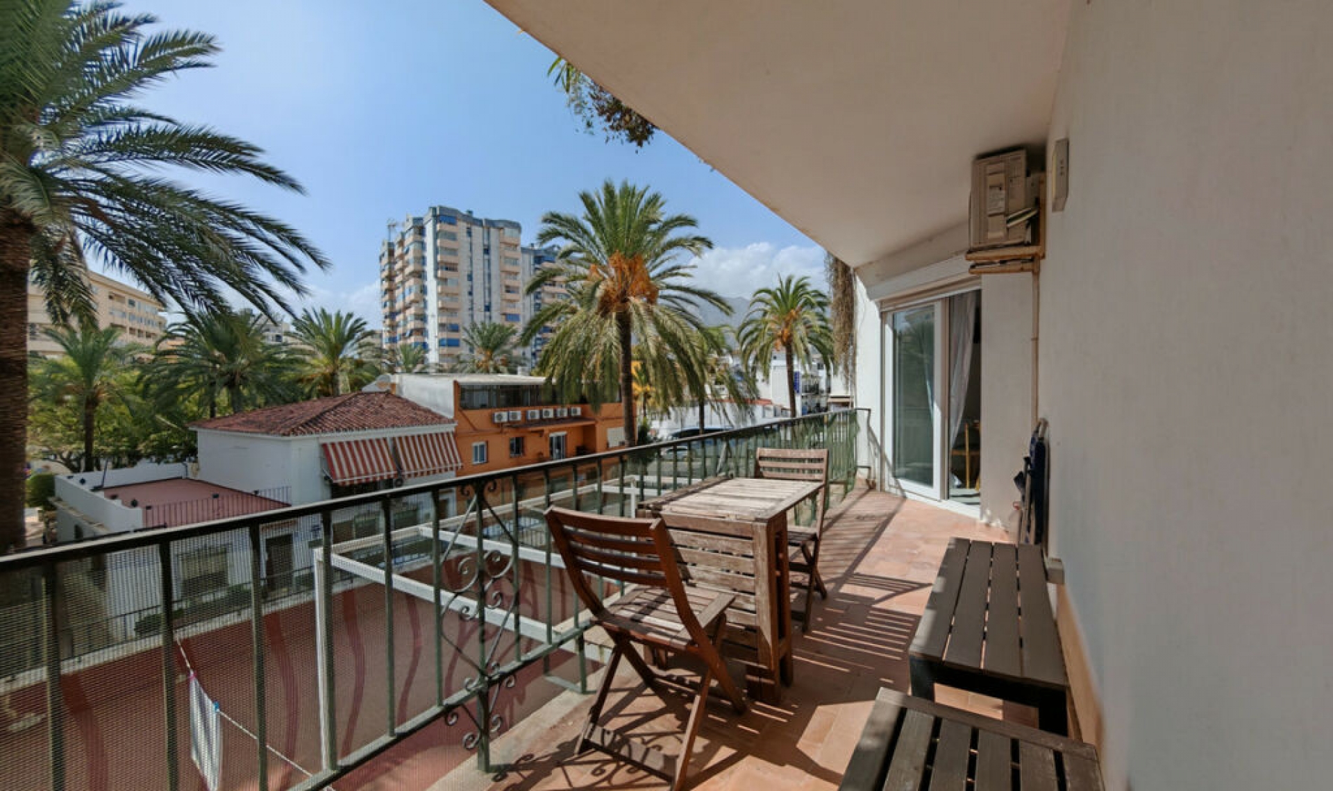 Resale - Apartment -
Marbella