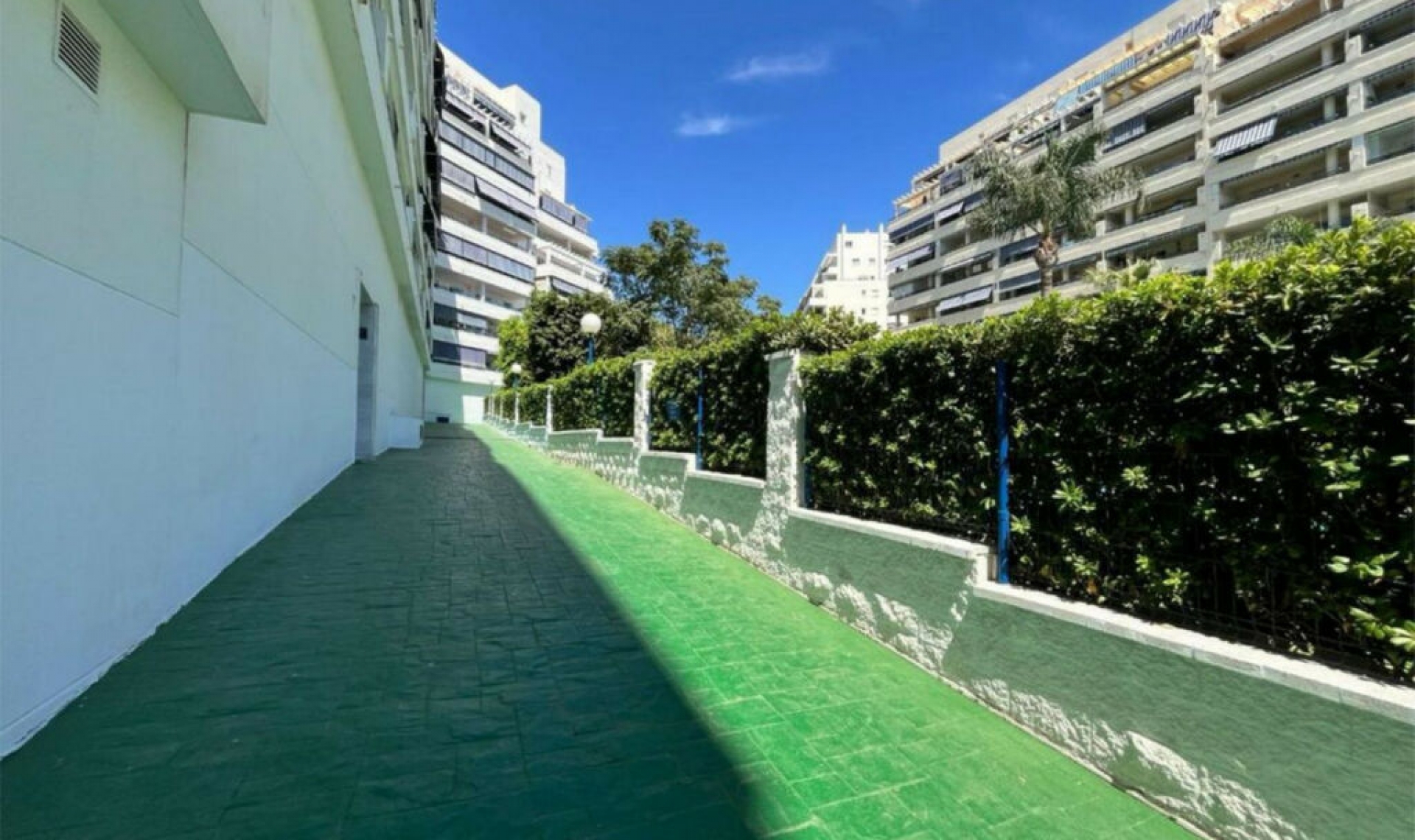 Resale - Apartment -
Marbella